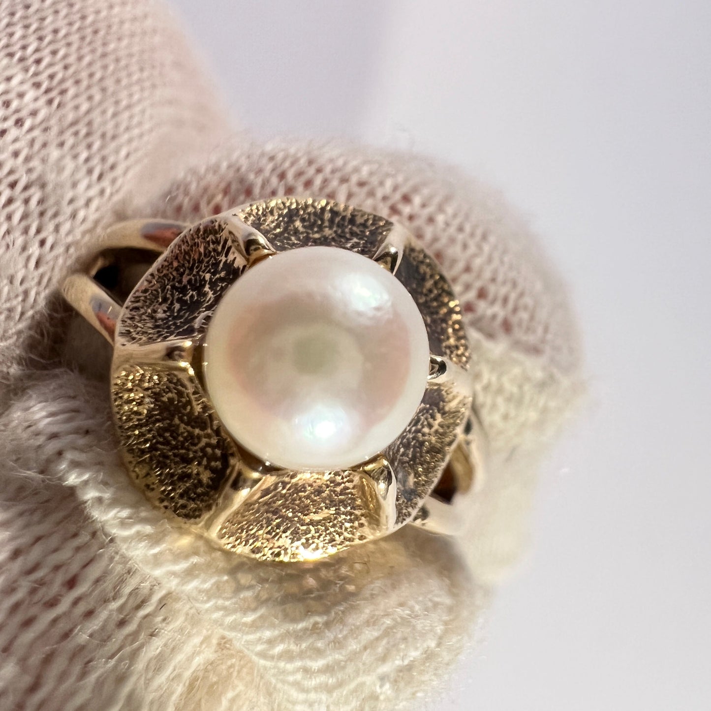 Vintage Mid Century 14k Gold Cultured Pearl Ring.