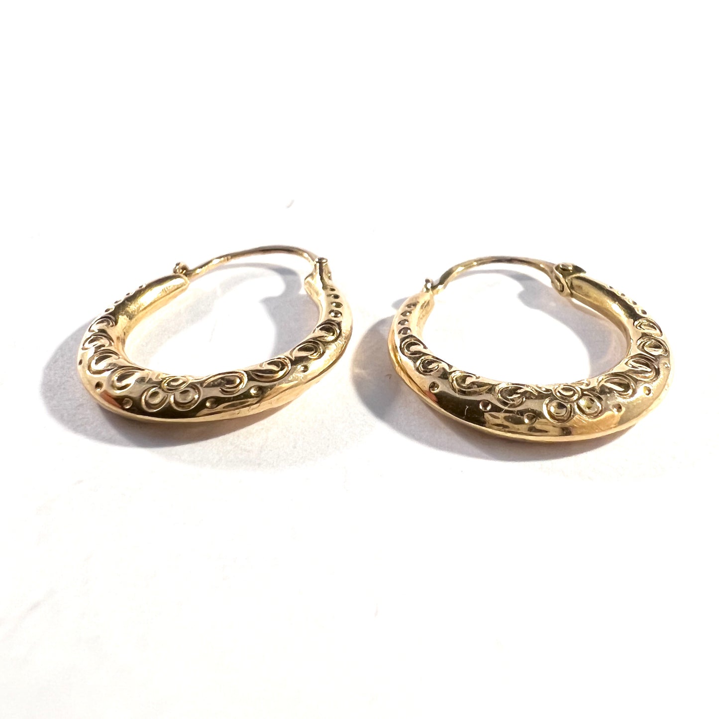 K & E Carlson, Sweden 1940s. Vintage 18k Gold Earrings.