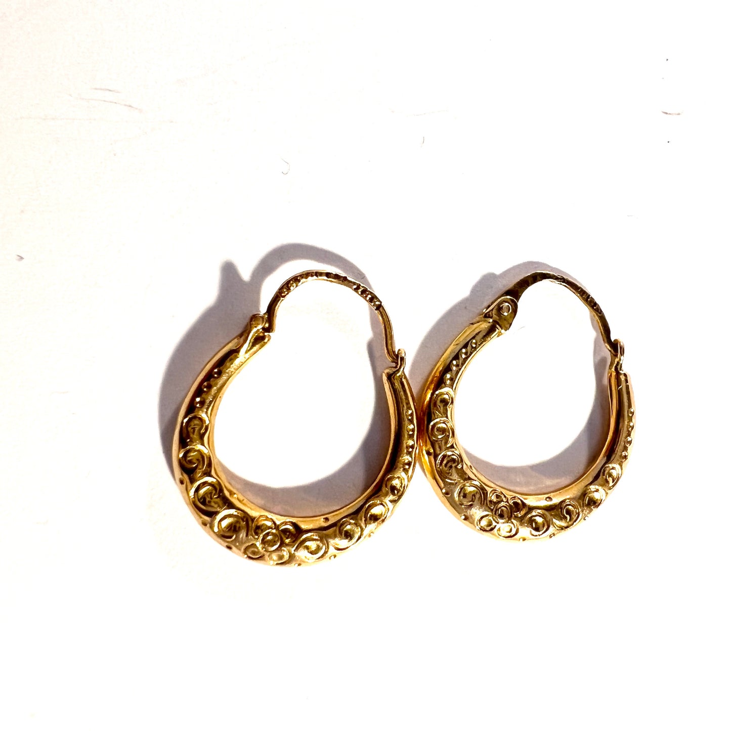 K & E Carlson, Sweden 1940s. Vintage 18k Gold Earrings.