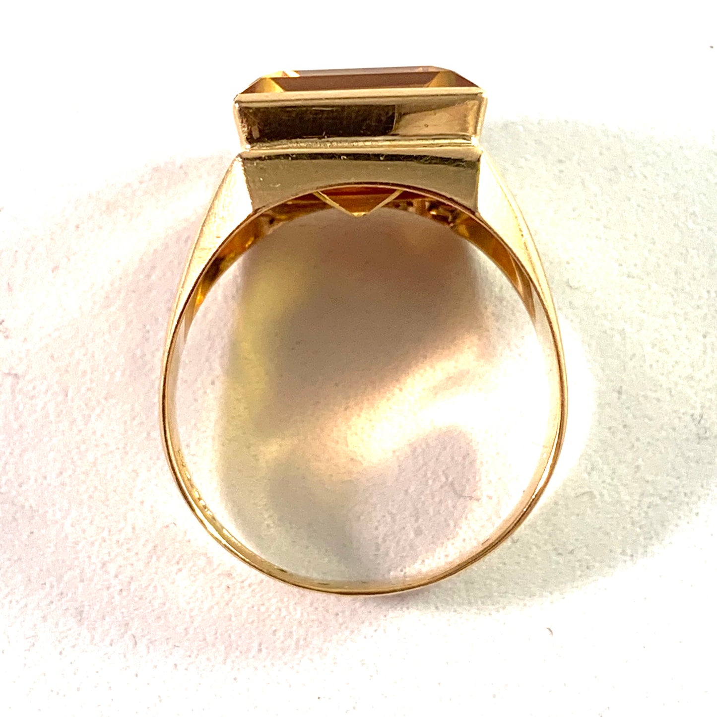 Kaplan, Stockholm year 1962, 18k Gold Citrine Unisex Ring. 7.4 gram