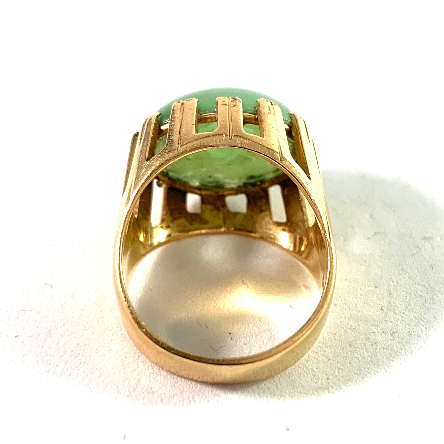 Ateljé Stigbert Stockholm 1972 Modernist 18k Gold Jade Ring. Signed.