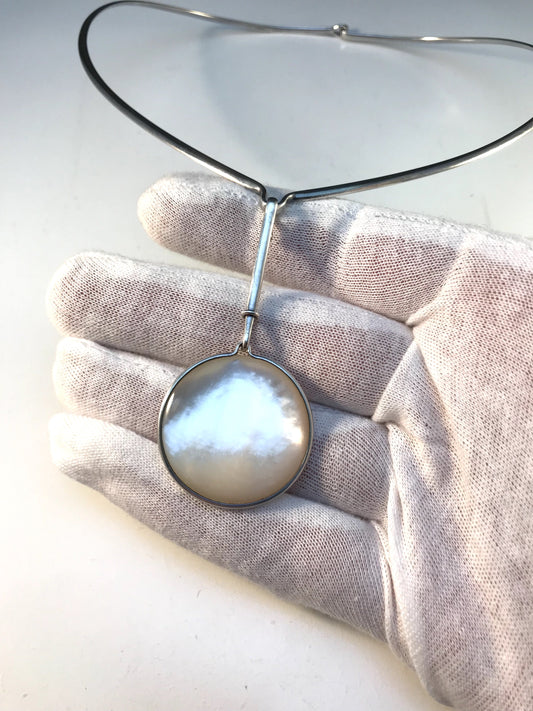 Vivianna Torun Bülow Hübe 1960-70s Sterling Silver Mother of Pearl Pendant Necklace