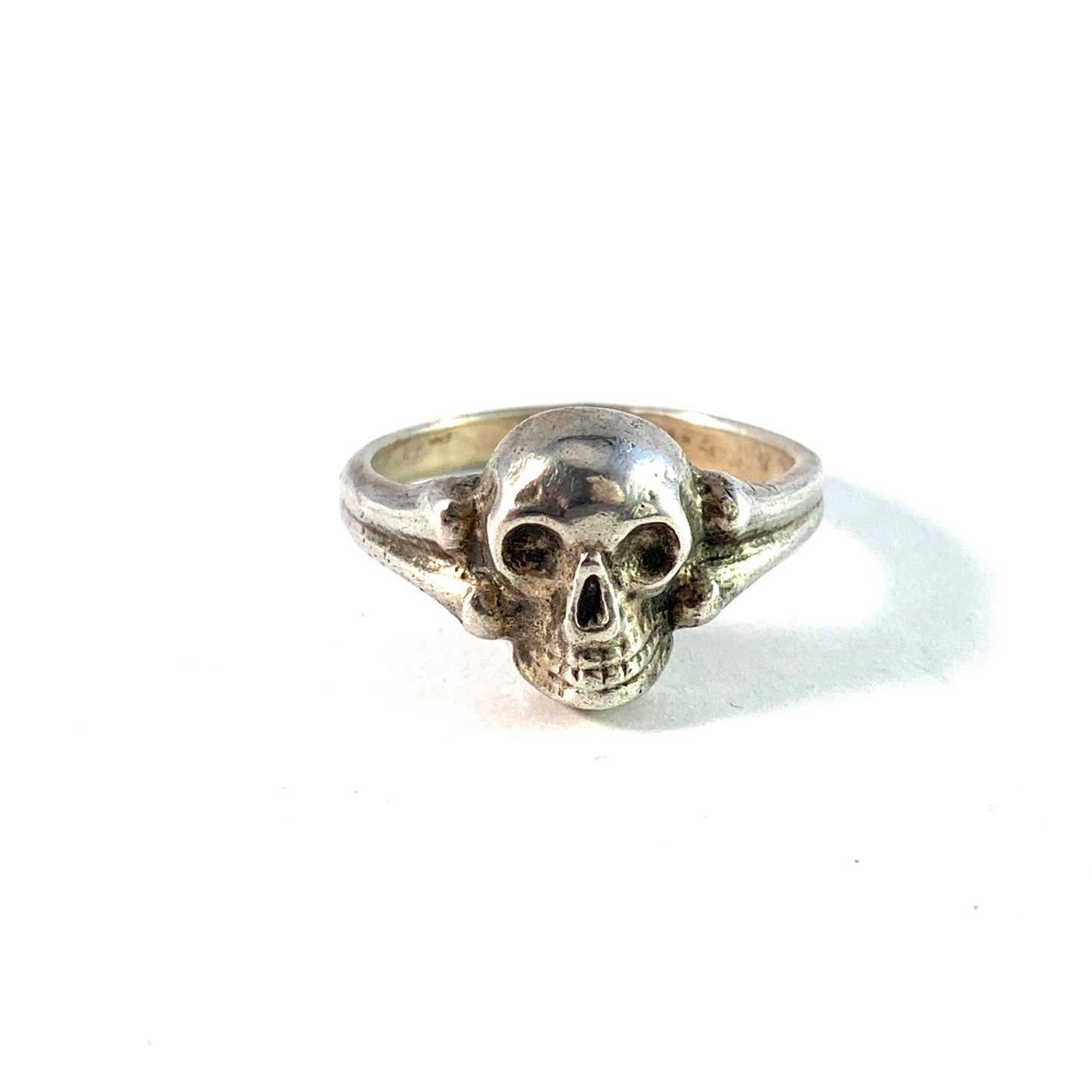 Bernhard Hertz, Copenhagen Antique 1910s. WW1 Era Solid 830 Silver Skull Men's Ring.