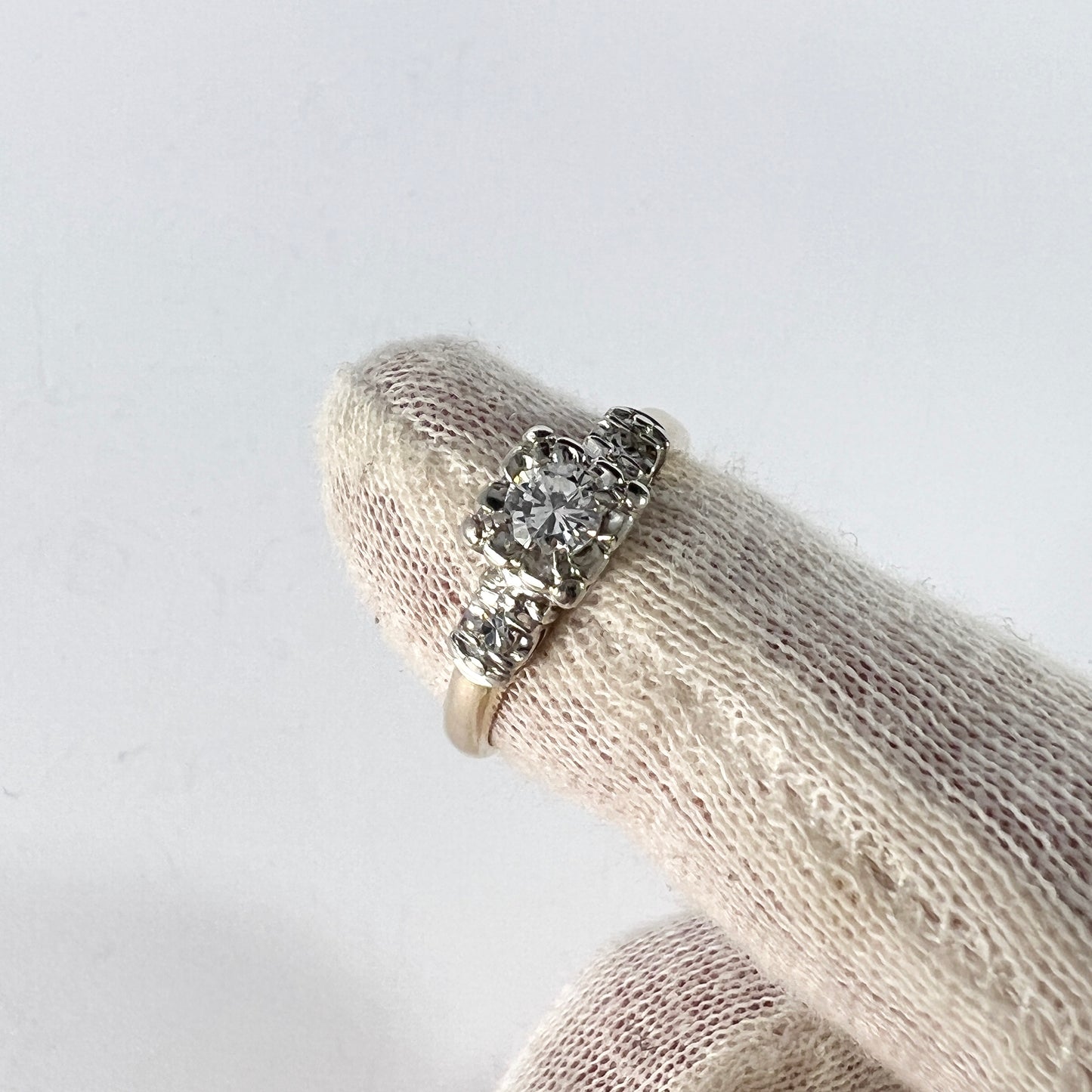 Vintage Mid Century 14k gold 0.25ct Diamond Engagement Ring