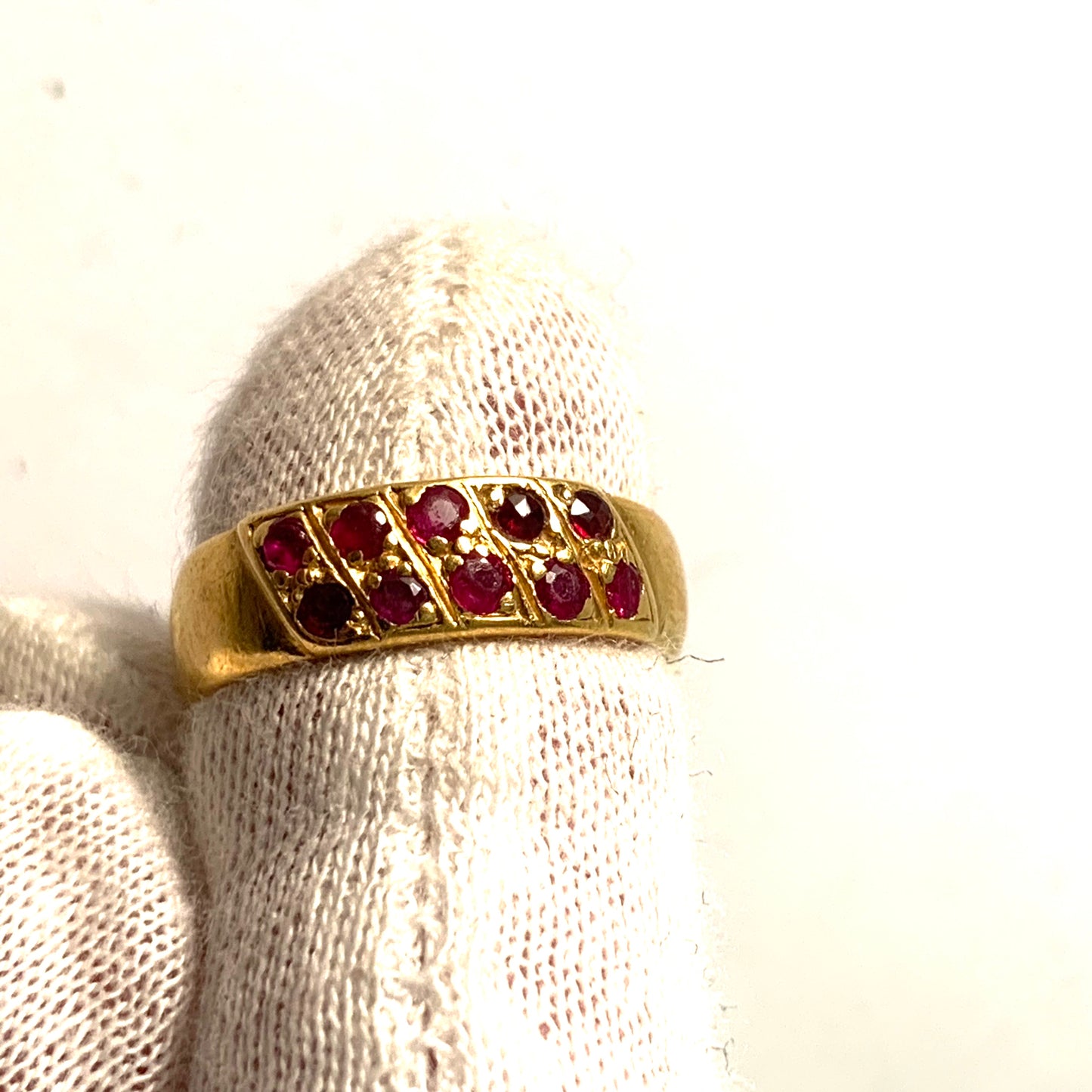 Edwardian year 1905, Swedish 23k Gold Garnet Paste Ring