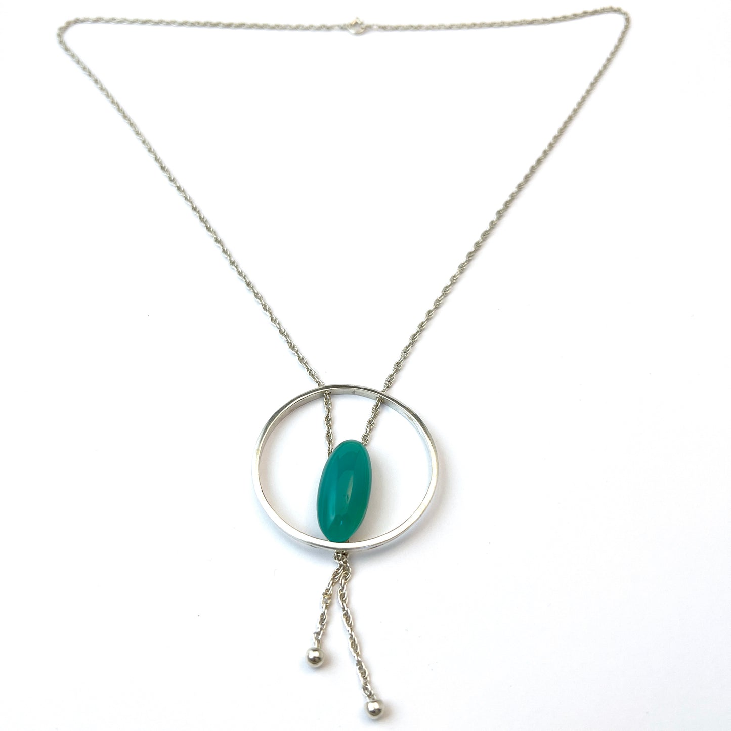 Kellomiehet Oy, Finland 1964. Vintage Solid Silver Chrysoprase Pendant Necklace.