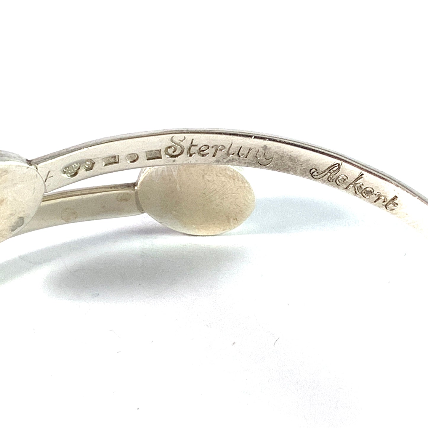 Acke R Tötterman, Sweden 1955. Vintage Sterling Silver Hematite Arm Bracelet. Signed