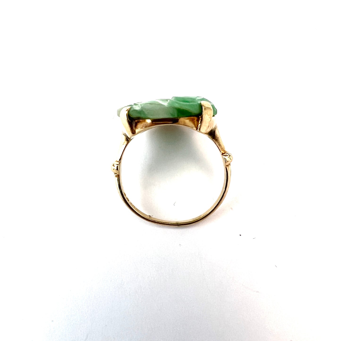 Vintage c 1950s. 10k Gold Carved Jadeite Jade Ring