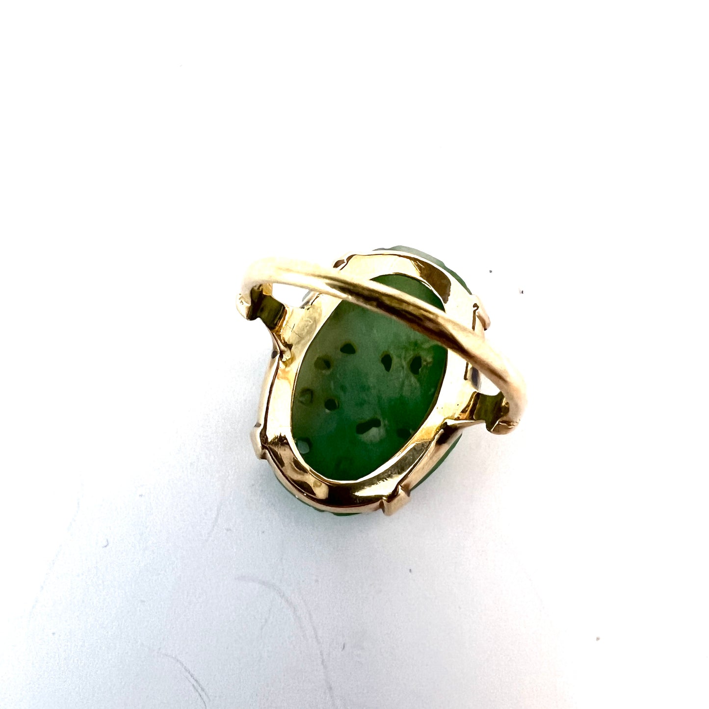 Vintage c 1950s. 10k Gold Carved Jadeite Jade Ring