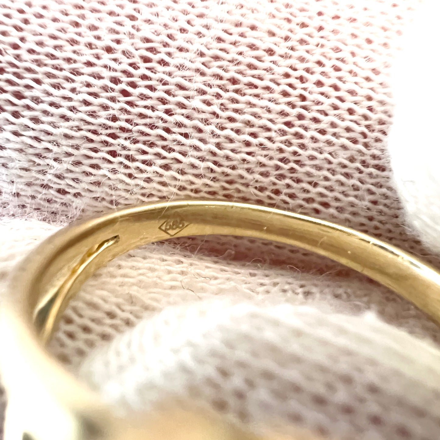 Vintage 14k Gold Diamond Scapolite Cats Eye Ring.