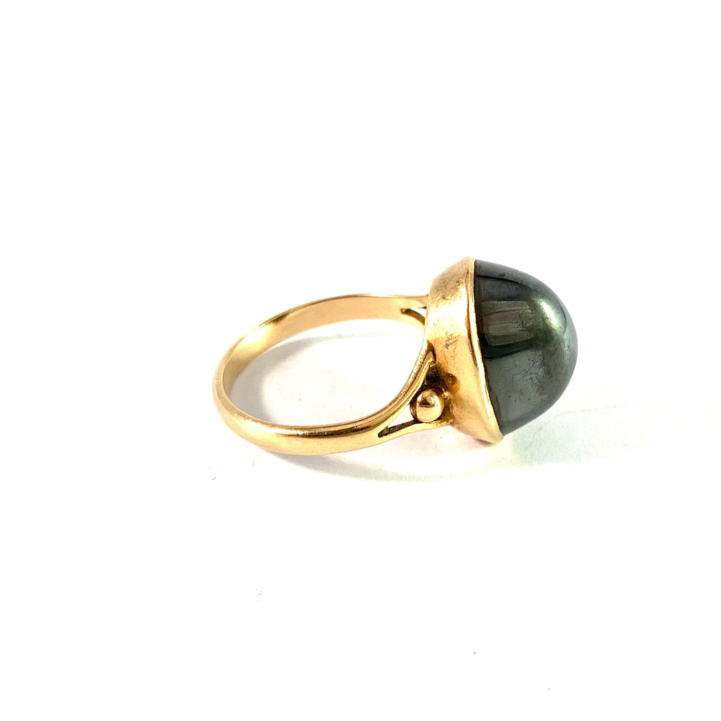 J Petersson, Stockholm, Sweden 1953. Vintage 18k Gold Hematite Ring.