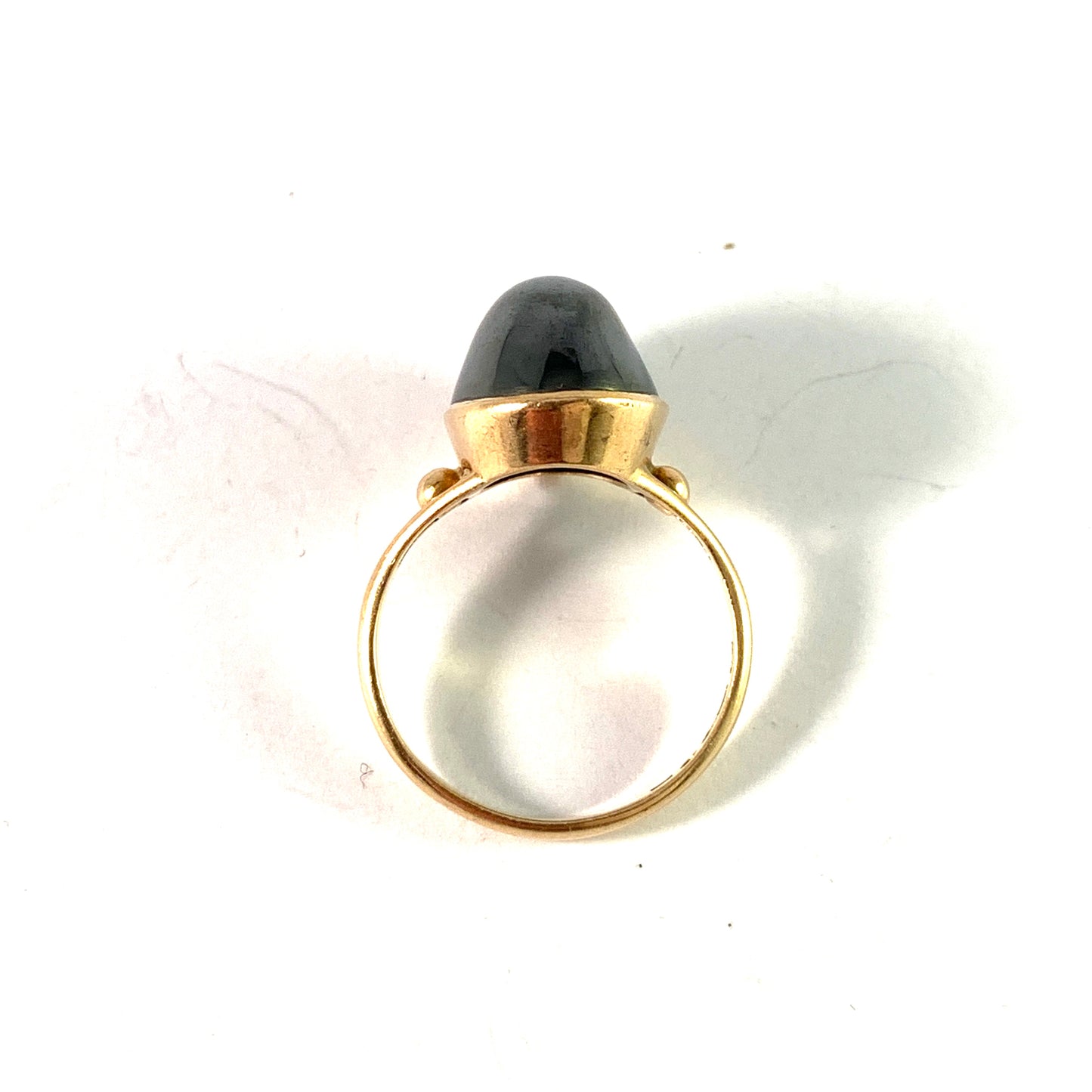 J Petersson, Stockholm, Sweden 1953. Vintage 18k Gold Hematite Ring.