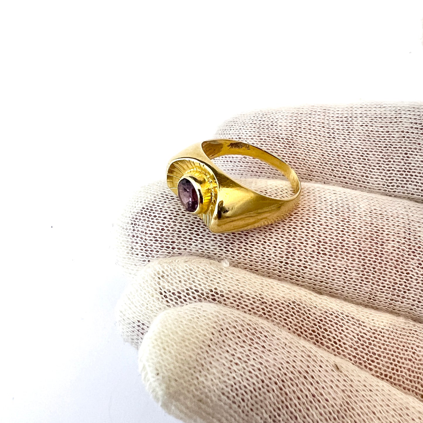 Vintage 1950s Mid-Century Modern 18k Gold Amethyst Ring.