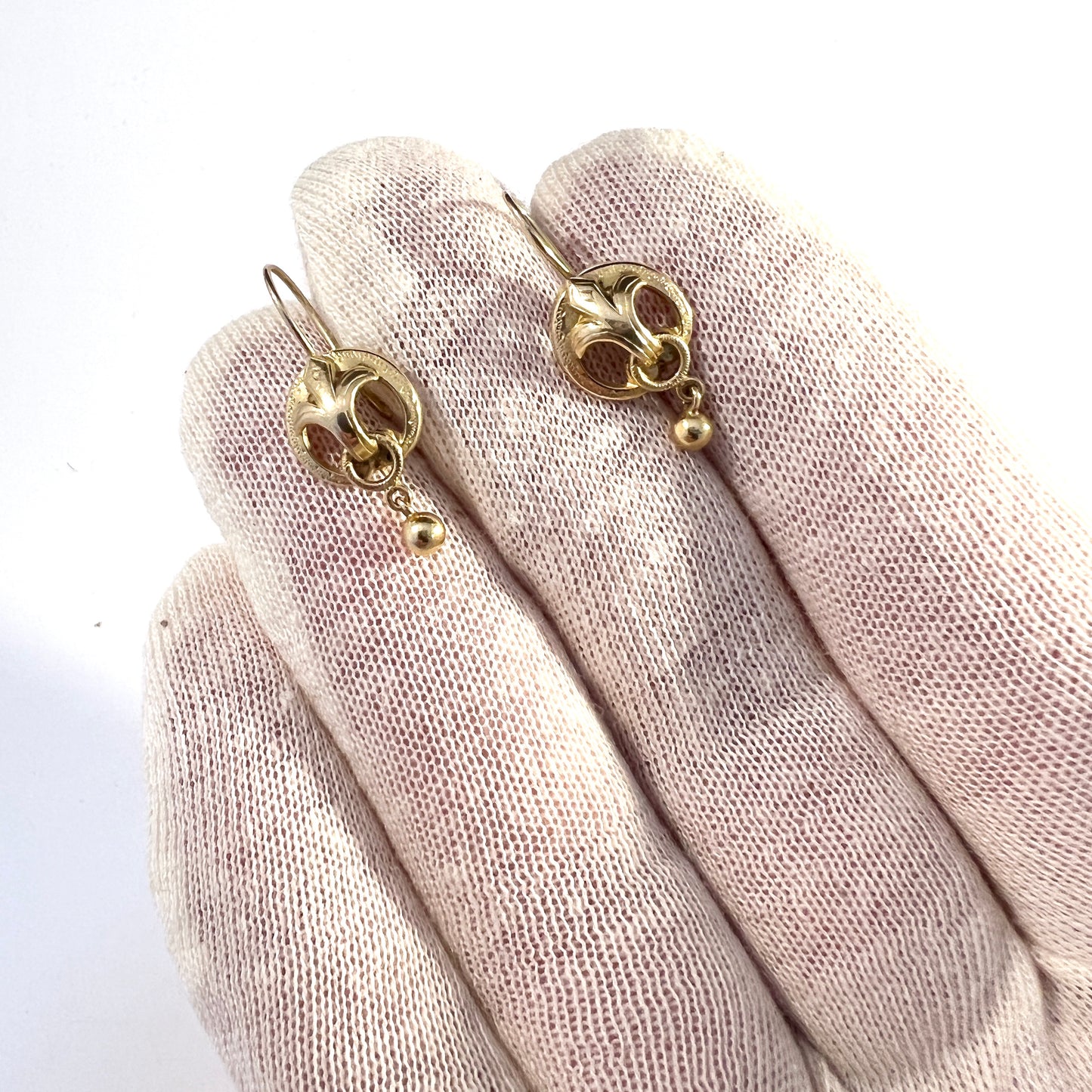 Antique c year 1900. 18k Gold Earrings. Possibly France.