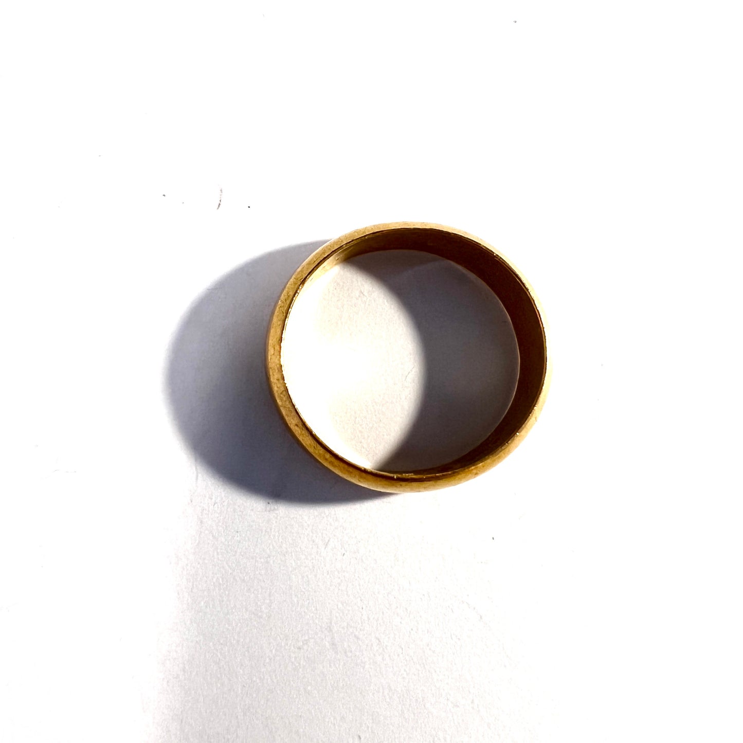 Markström, Sweden year 1907. Antique Chunky 23k Gold Wedding Band Ring.