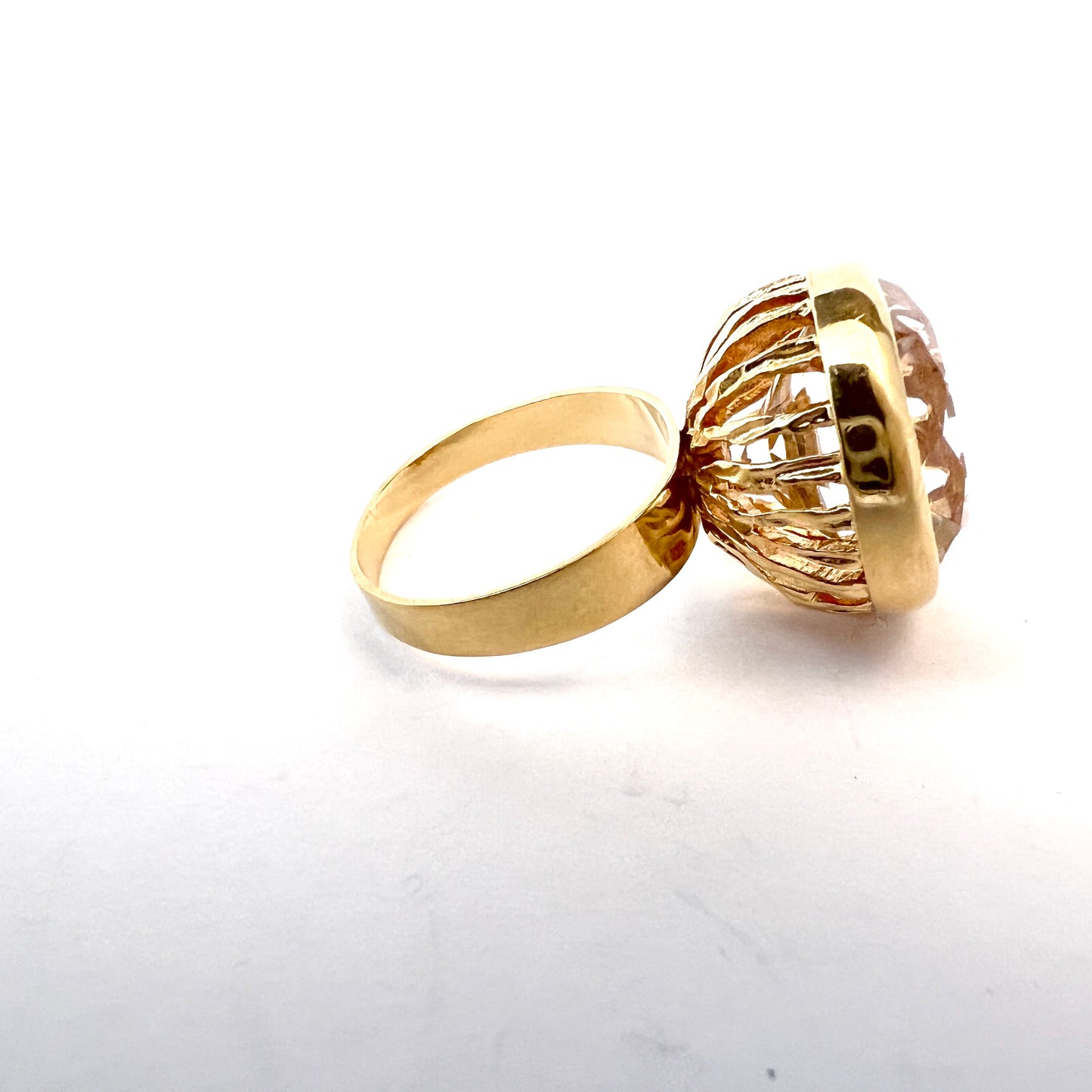 Bengt Hallberg, Sweden 1974. Bold Vintage 18k Gold Rock Crystal Ring.