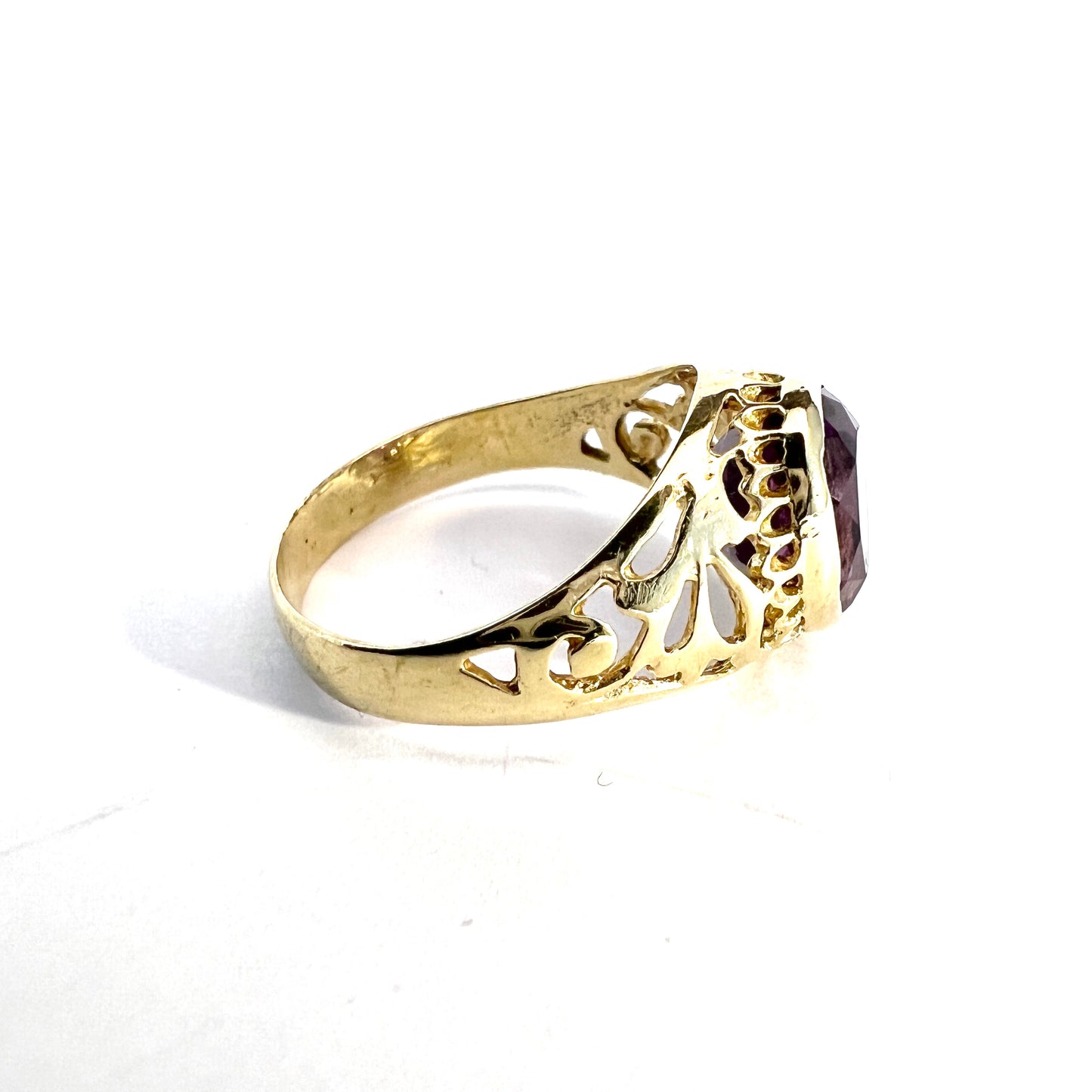 Vintage 14k Gold Synthetic Sapphire Openwork Ring.