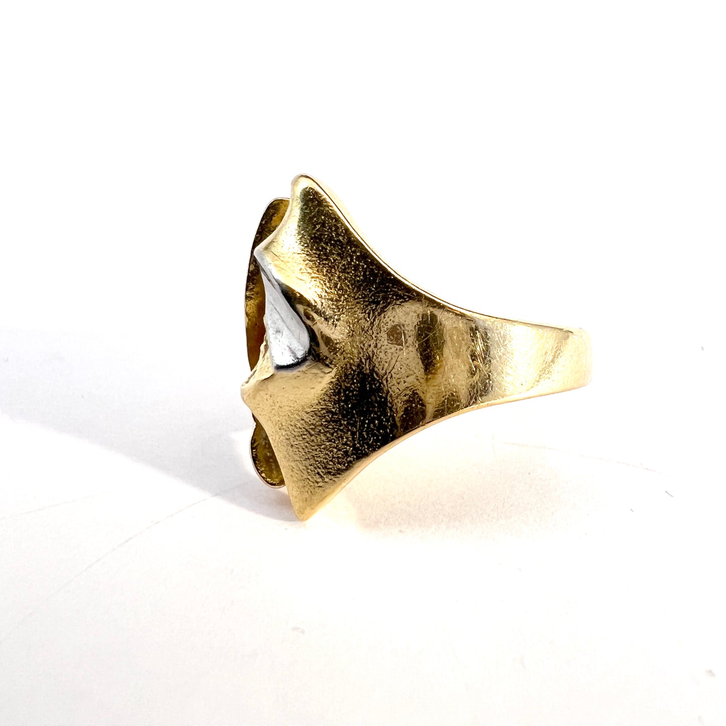 Bjorn Weckstrom, Lapponia Finland 1979. Vintage 18k Gold Platinum Ring. Design: Geisir