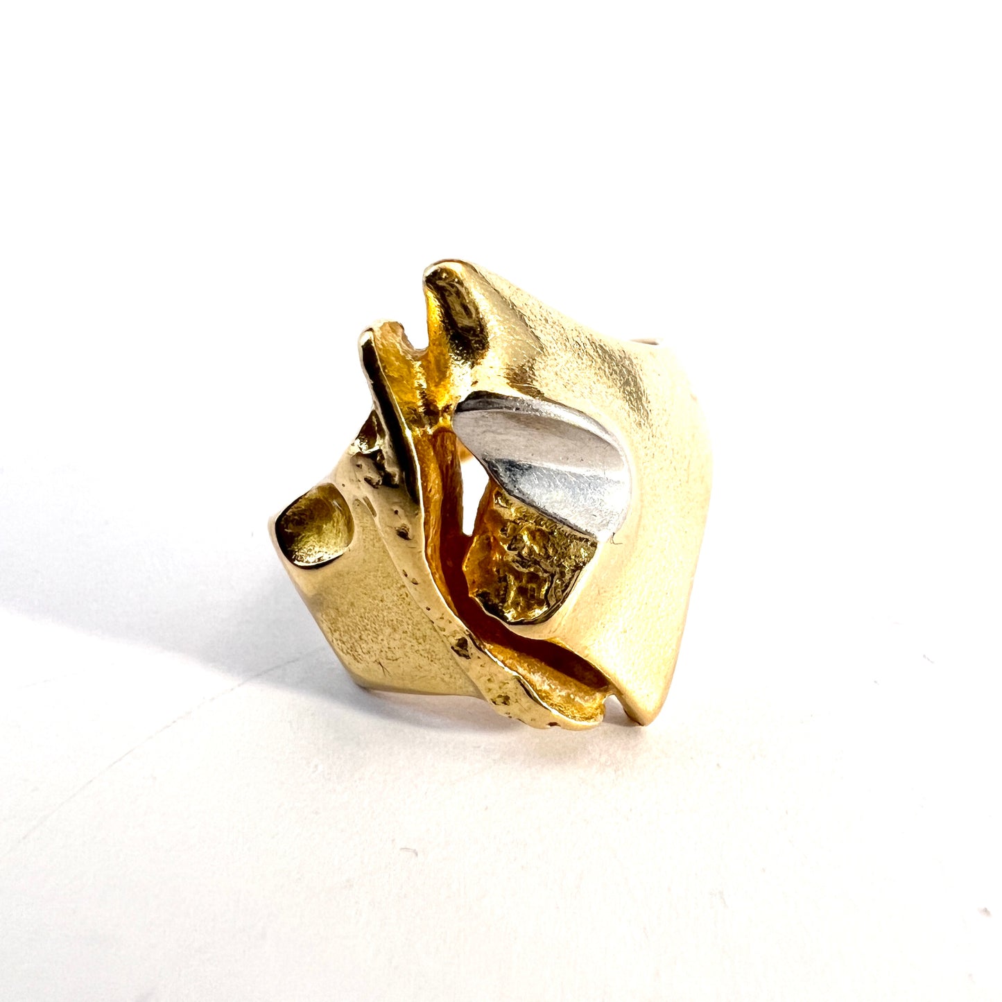 Bjorn Weckstrom, Lapponia Finland 1979. Vintage 18k Gold Platinum Ring. Design: Geisir