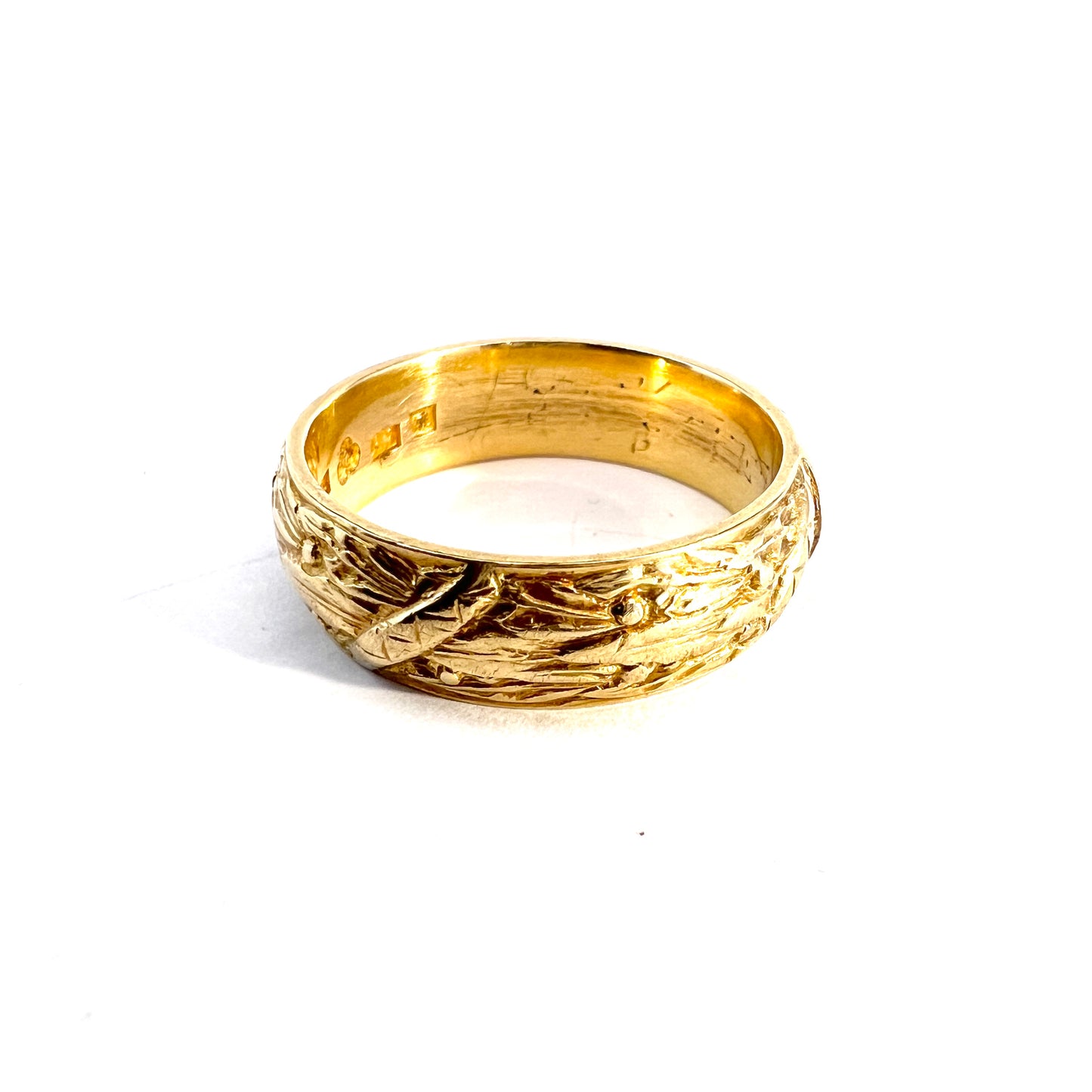 Wiwen Nilsson, Sweden. Vintage 18k Gold Chunky Ring Band.