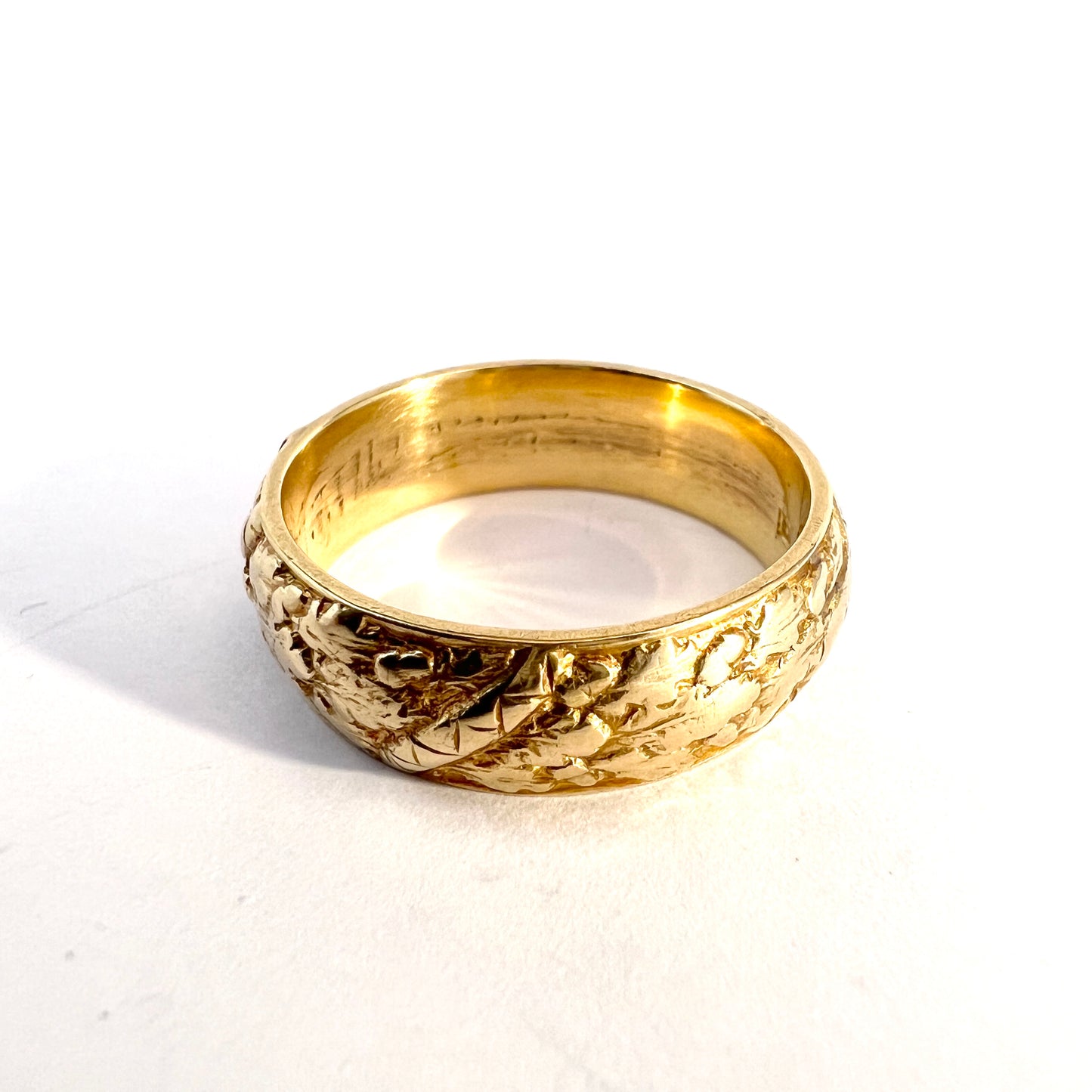 Wiwen Nilsson, Sweden. Vintage 18k Gold Chunky Ring Band.