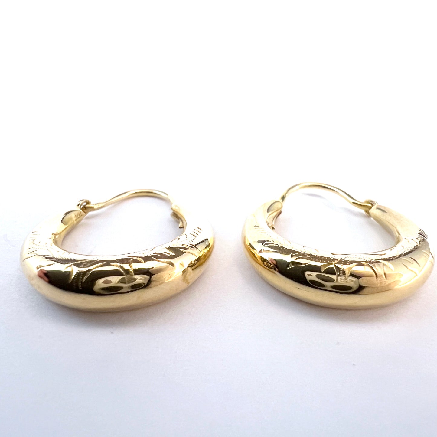 G Dahlgren, Sweden 1958. Vintage 18k Gold Earrings.