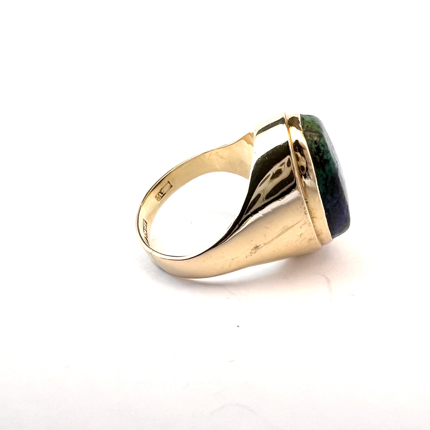 Erik Wahlbeck, Sweden 1977. Bold Vintage 18k Gold Azurite Ring. 10.6gram