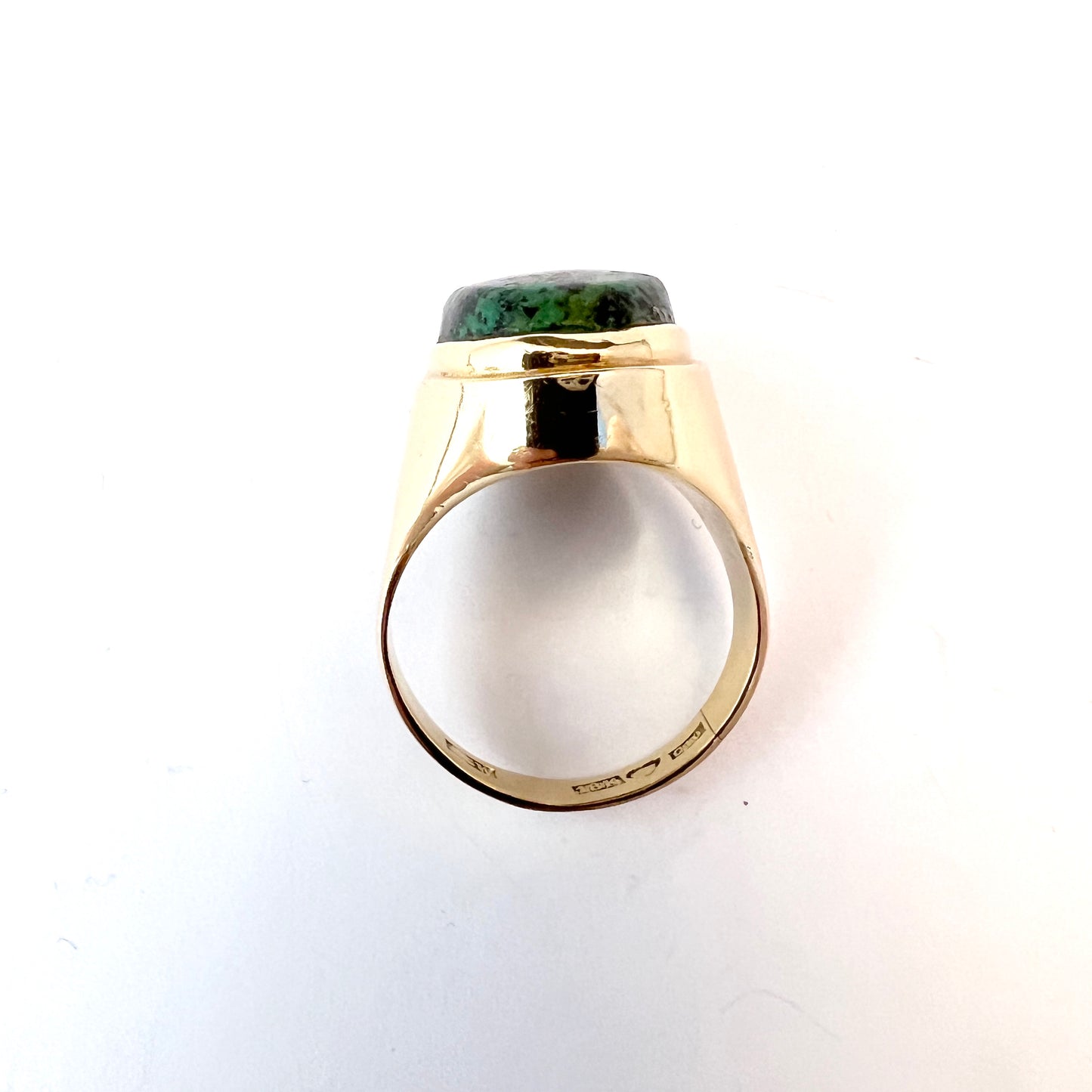 Erik Wahlbeck, Sweden 1977. Bold Vintage 18k Gold Azurite Ring. 10.6gram