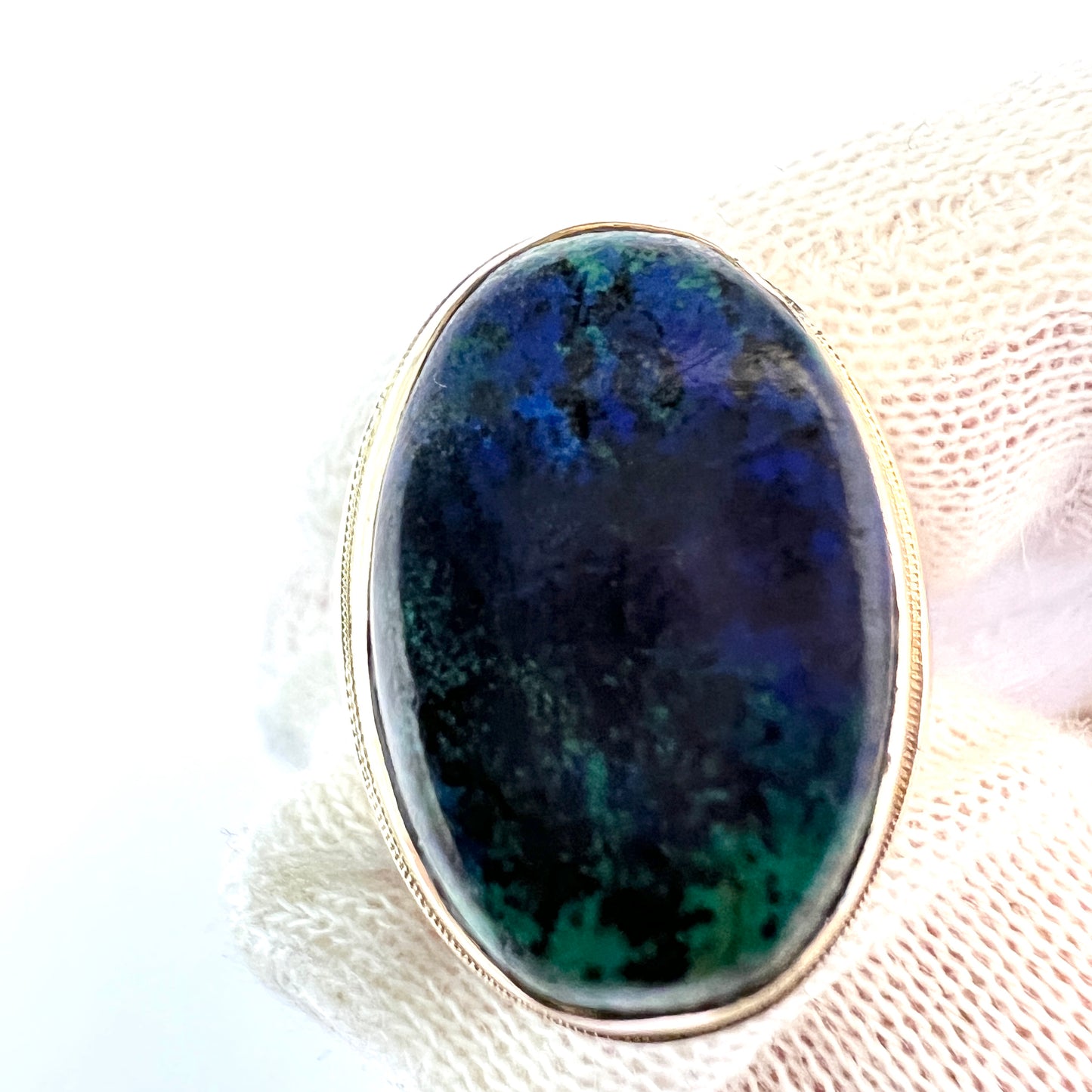 Erik Wahlbeck, Sweden 1977. Bold Vintage 18k Gold Azurite Ring. 10.6gram