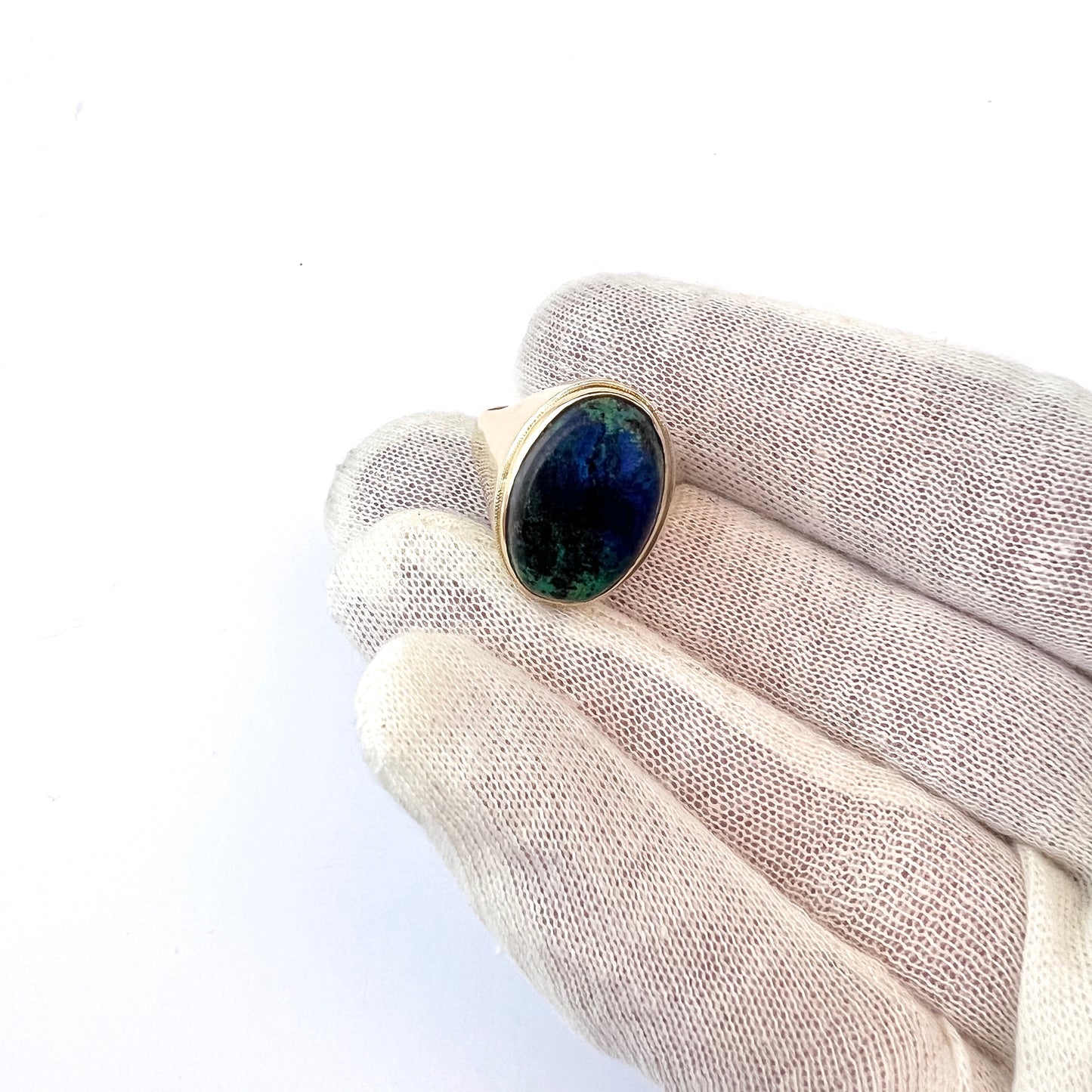 Erik Wahlbeck, Sweden 1977. Bold Vintage 18k Gold Azurite Ring. 10.6gram