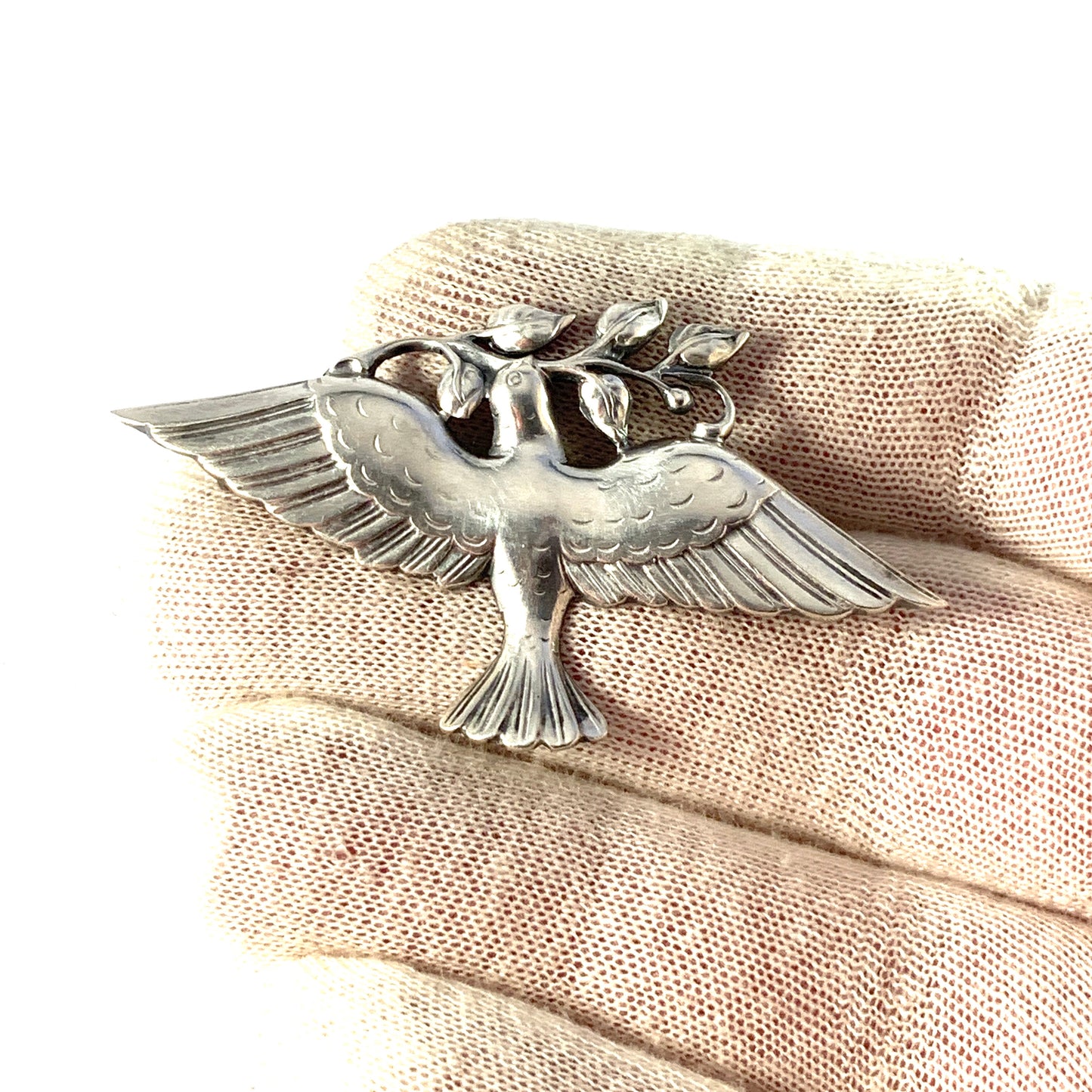 G Dahlgren, Sweden 1944. WW2-Era Sterling Silver Peace Dove Brooch.