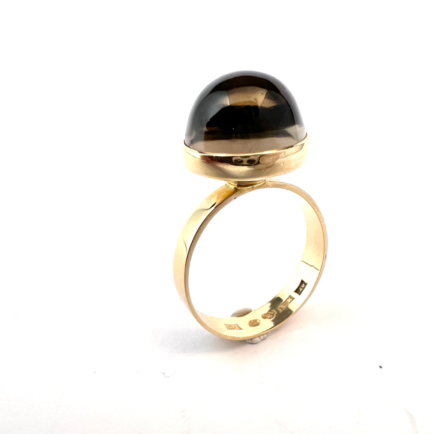 Sweden 1967. Vintage 18k Gold Cabochon Quartz Ring. Pool of Light