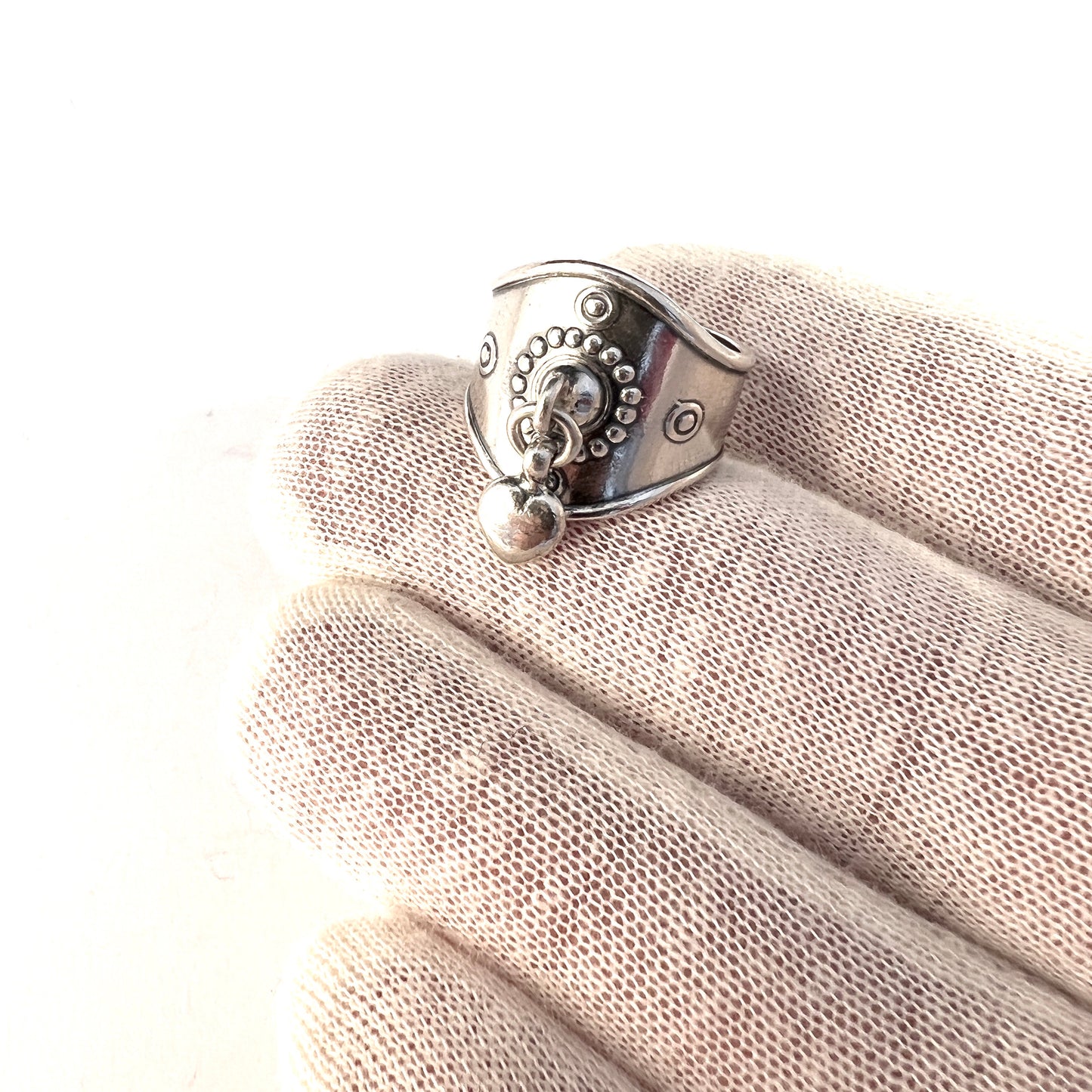 Kalevala Koru, Finland. Vintage Sterling Silver Heart Charm Ring.