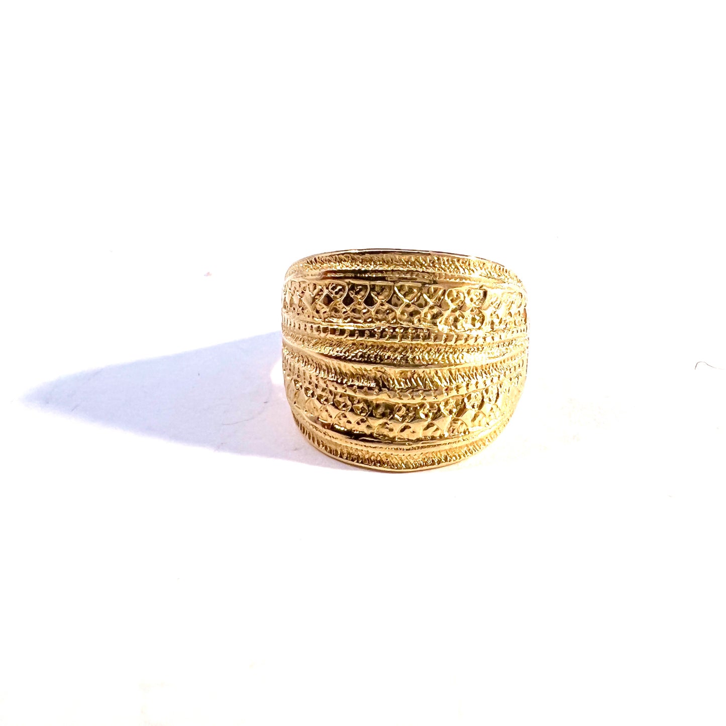 GFAB, Sweden. Vintage 18k Gold Viking Copy Unisex Ring.