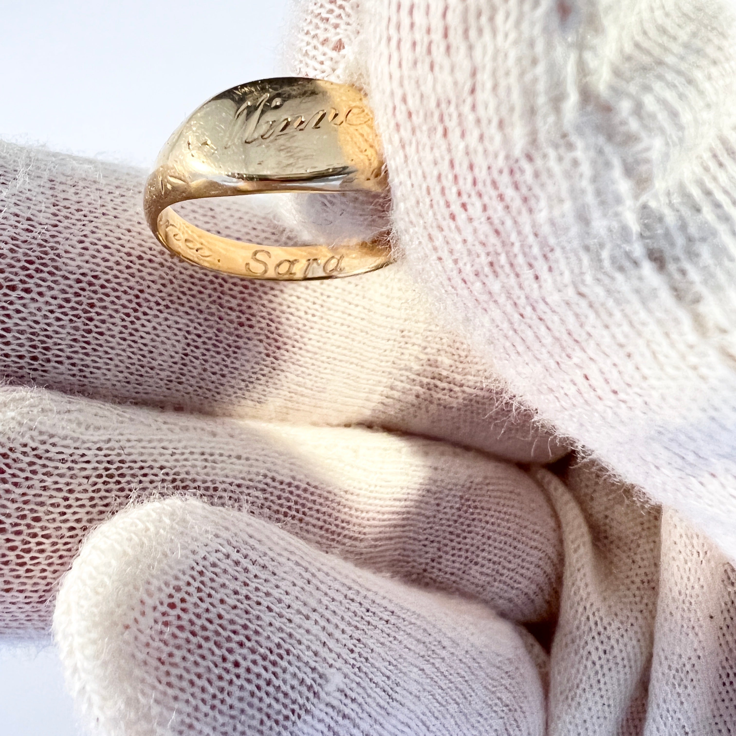 T Nordström, Sweden 1932. Vintage 18k Gold Memory Ring.