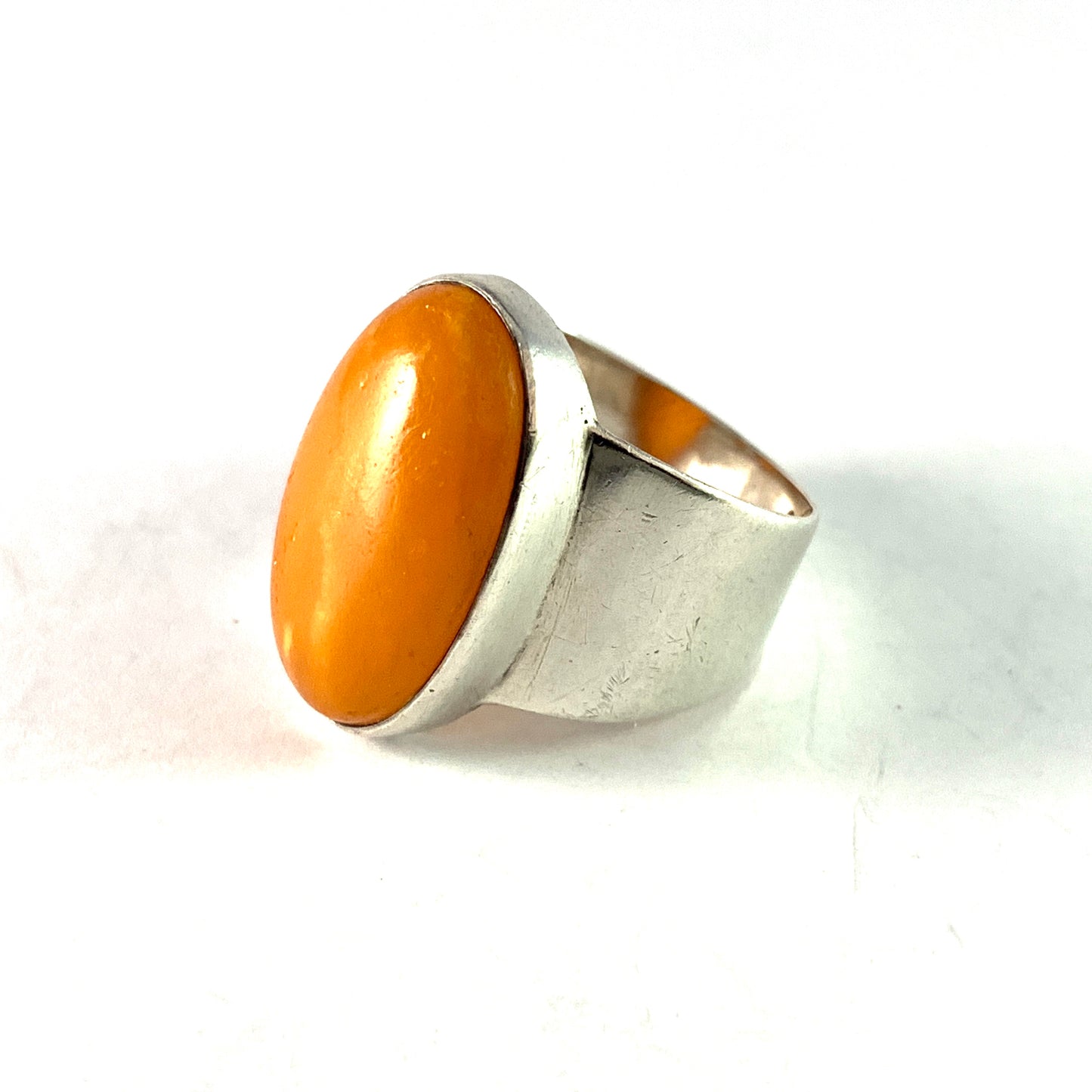 Acke R Tötterman, Sweden 1957 Sterling Silver Baltic Amber Ring. Signed.