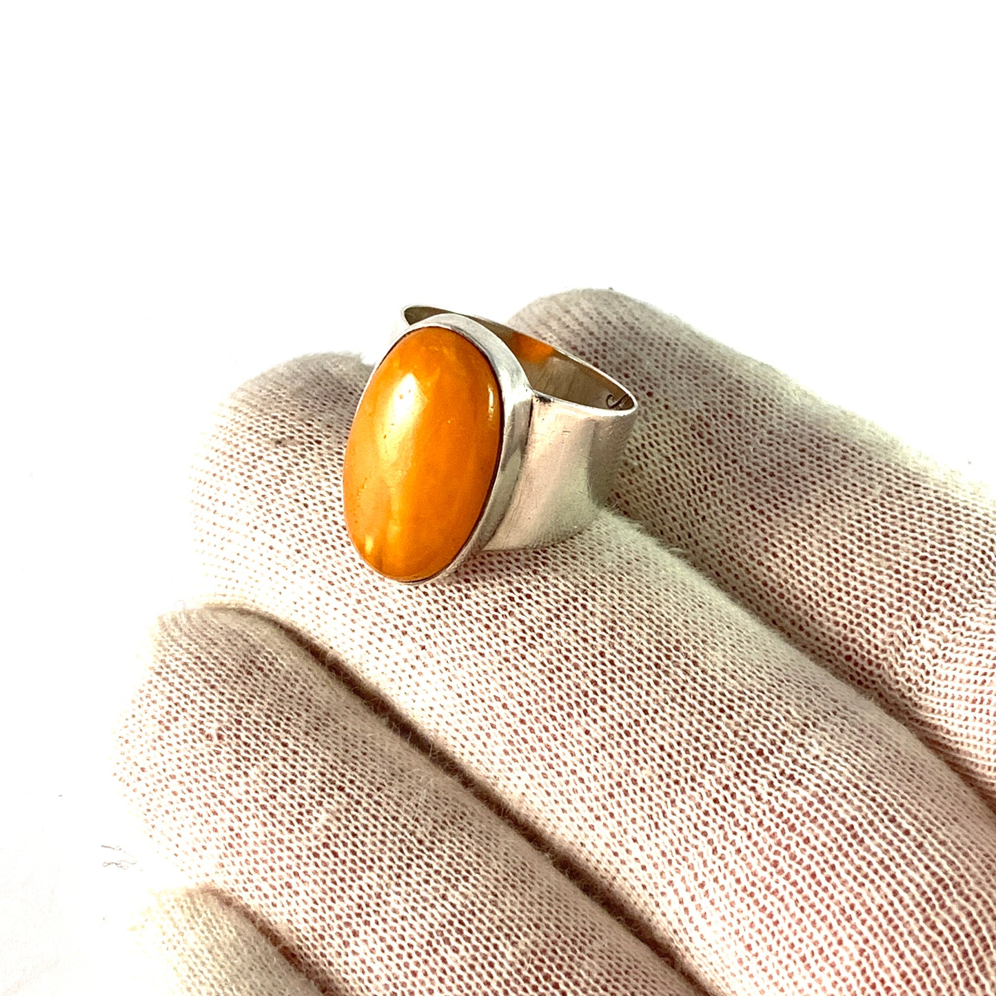 Acke R Tötterman, Sweden 1957 Sterling Silver Baltic Amber Ring. Signed.