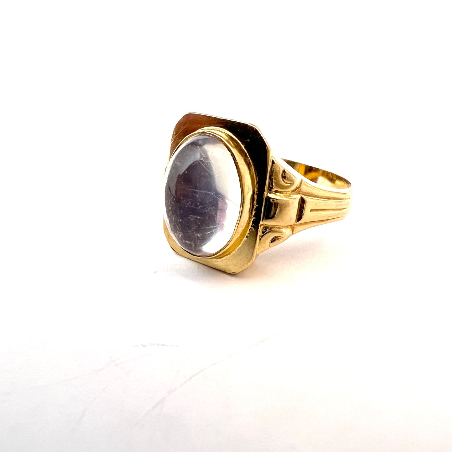 Ceson, Sweden 1955. Vintage Mid-century Modern. 18k Gold Moonstone Ring.