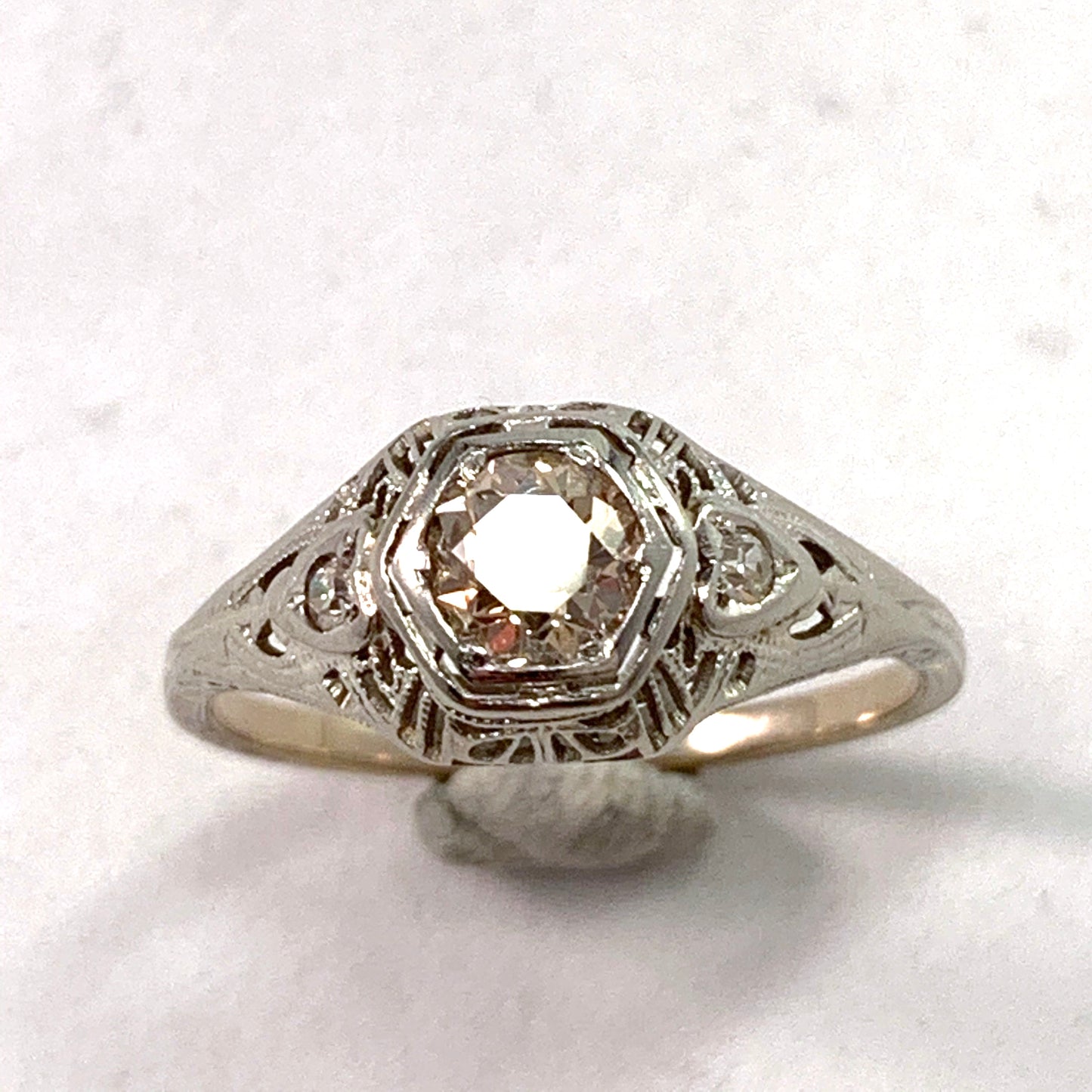 Art Deco 1920s Platinum 0,5ct Center Diamond Engagement Ring.