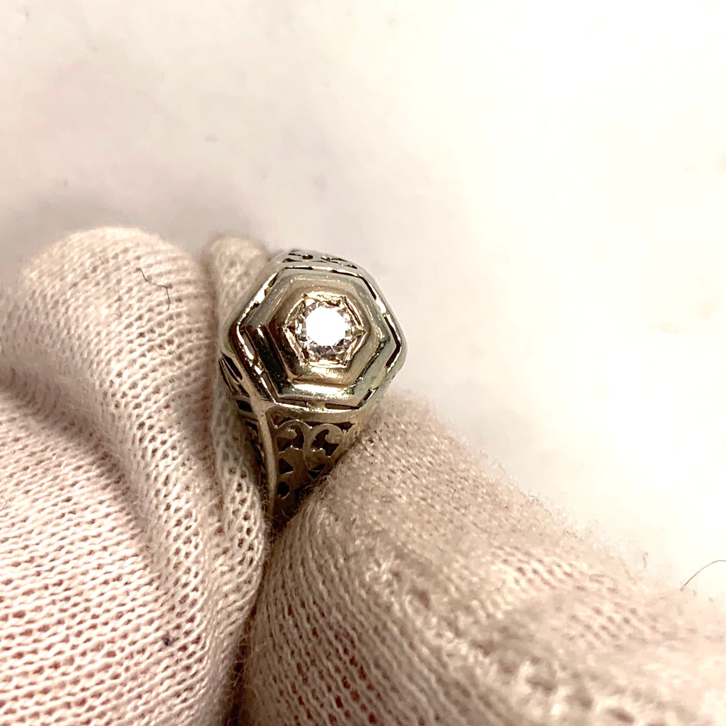 Art Deco 1920s Platinum Diamond Engagement Ring.