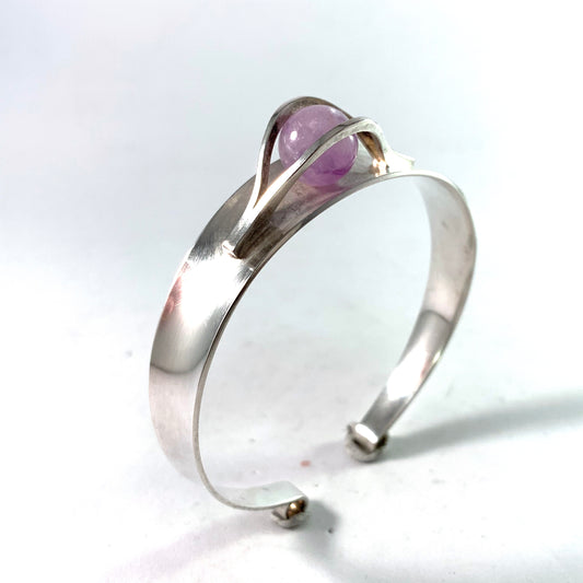 Elis Kauppi, Kupittaan Kulta Finland 1962 Silver Amethyst Cuff Bracelet.