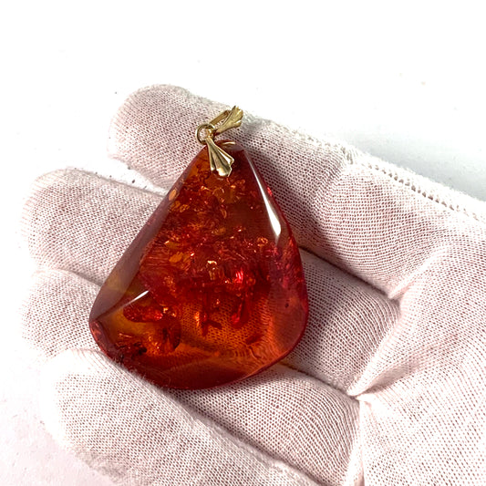 Vintage 8k Gold Large Amber Pendant.