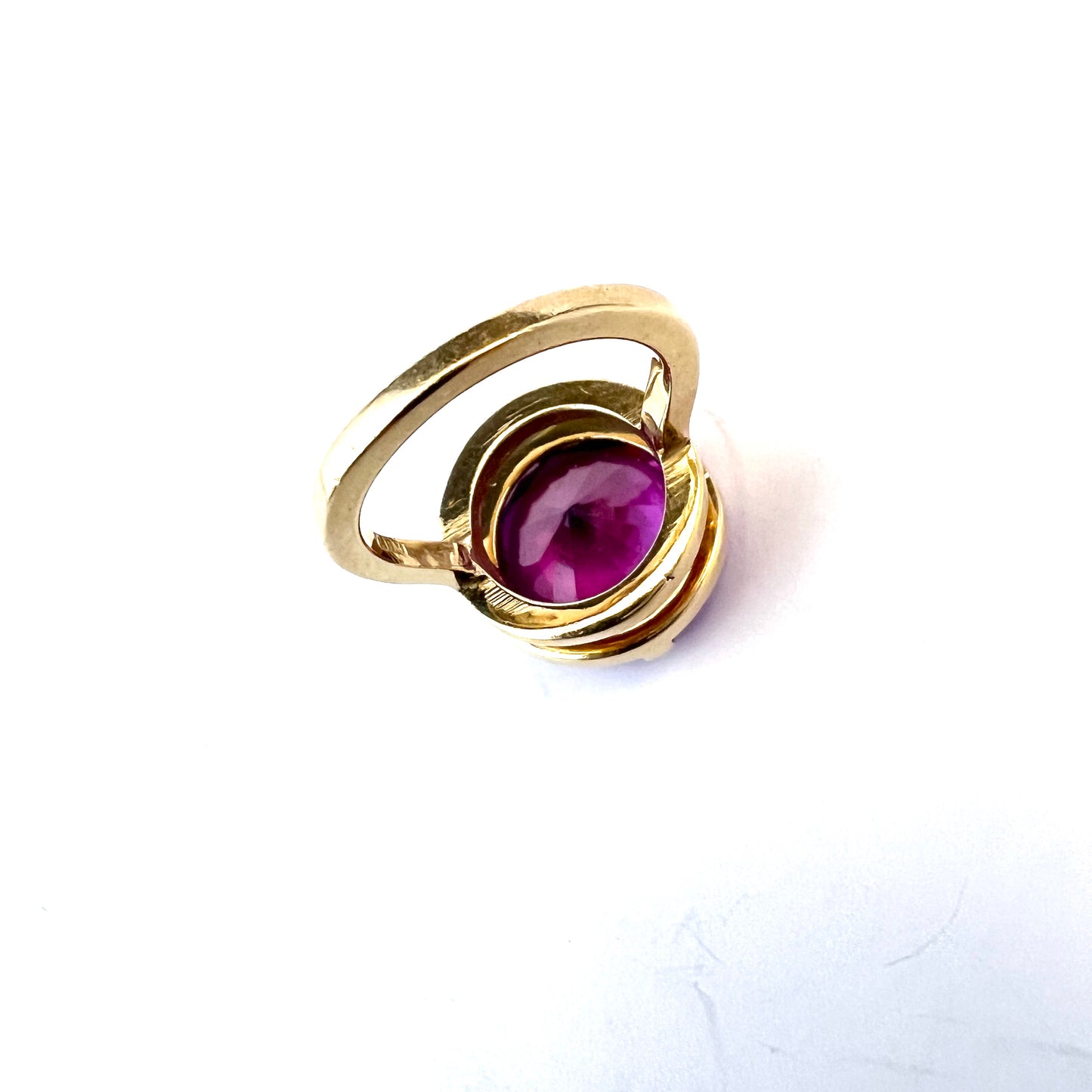 Bernhard Hertz, Denmark. Vintage Mid-century 14k Gold Synthetic Sapphire Ring.