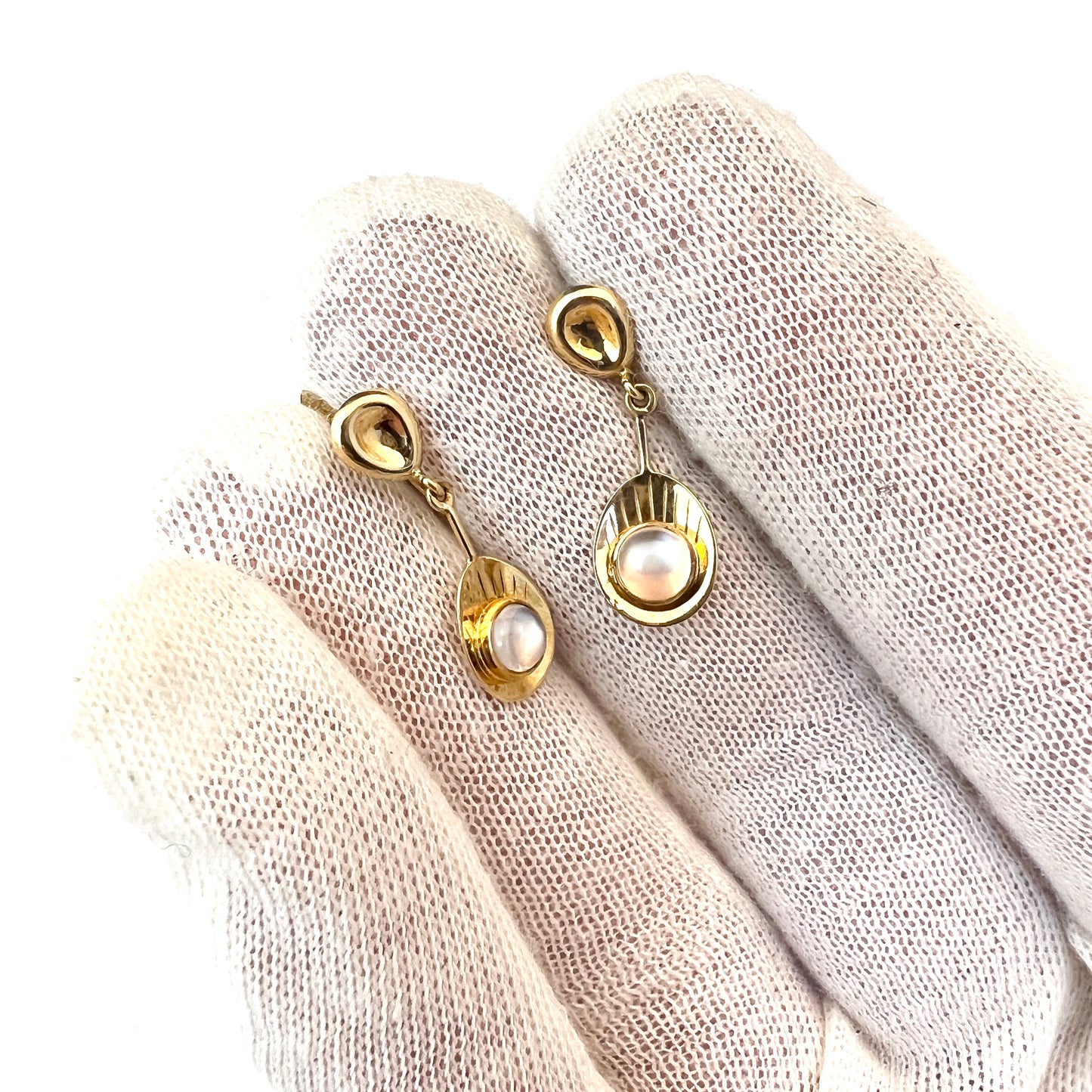 Fryklund & Pålsson, Sweden 1957. Vintage 18k Gold Moonstone Earrings.