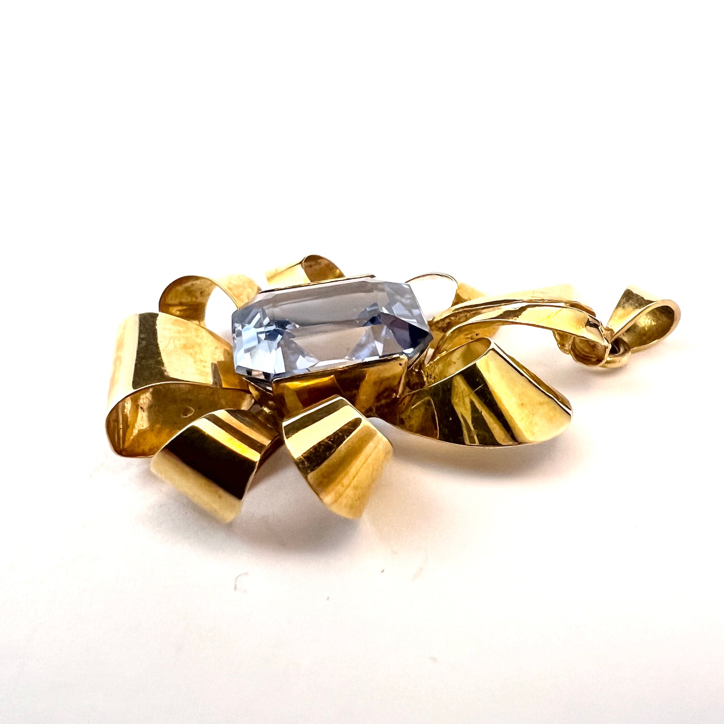 Atelje Stigbert Sweden 1943. Vintage 18k Gold Ice Blue Synthetic Spinel Pendant.