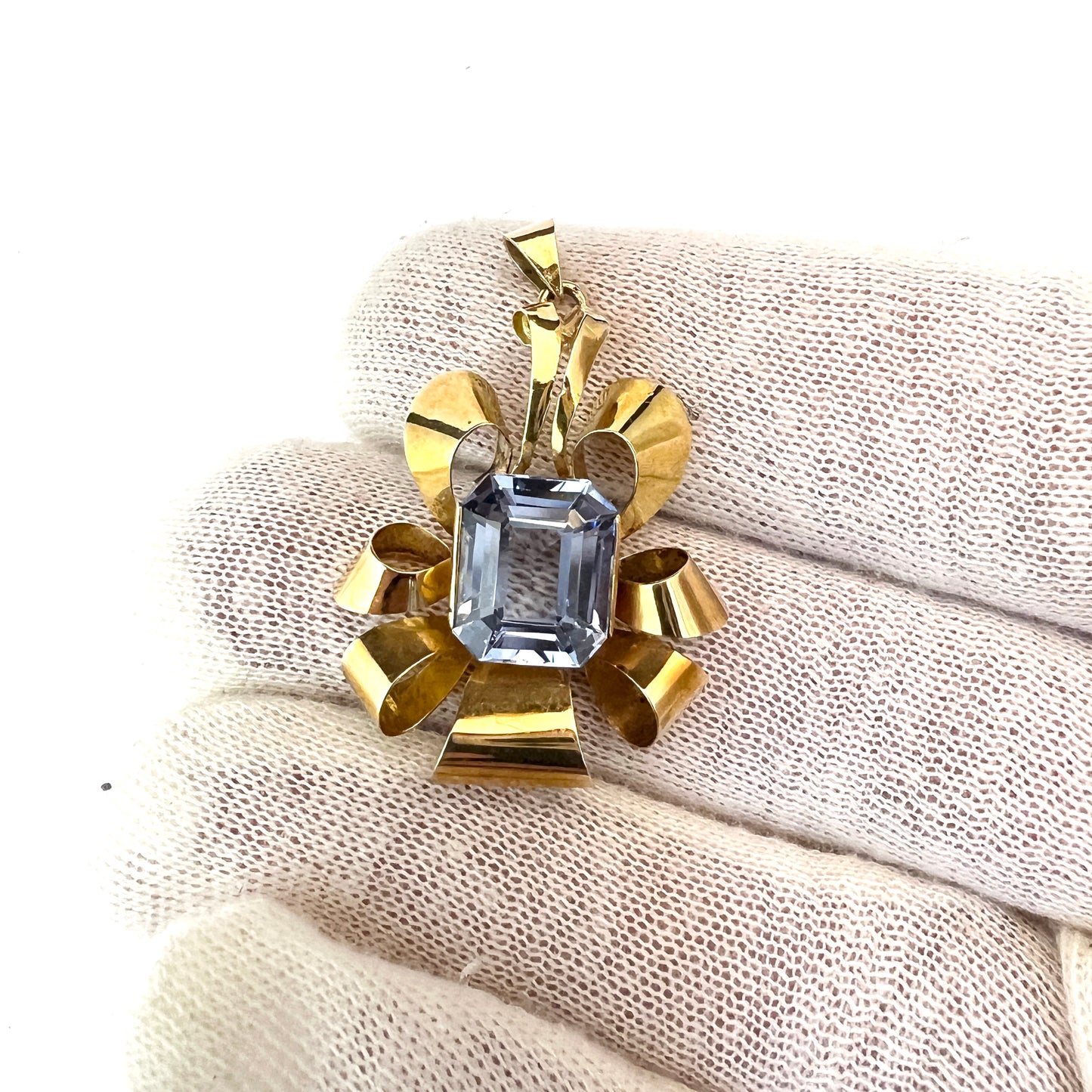 Atelje Stigbert Sweden 1943. Vintage 18k Gold Ice Blue Synthetic Spinel Pendant.