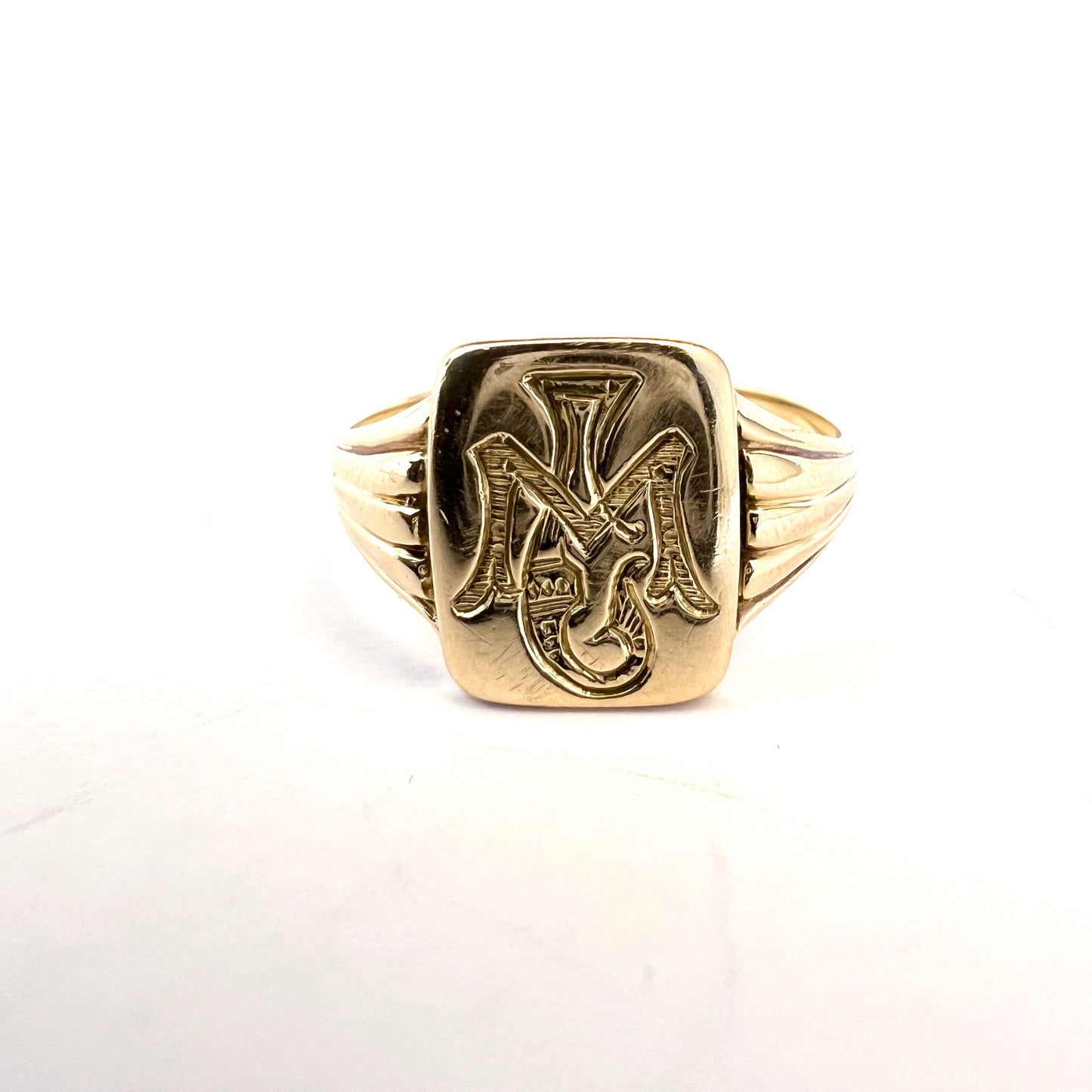 1920-30s. Vintage 14k Gold Men's Signet Ring. MJ or JM