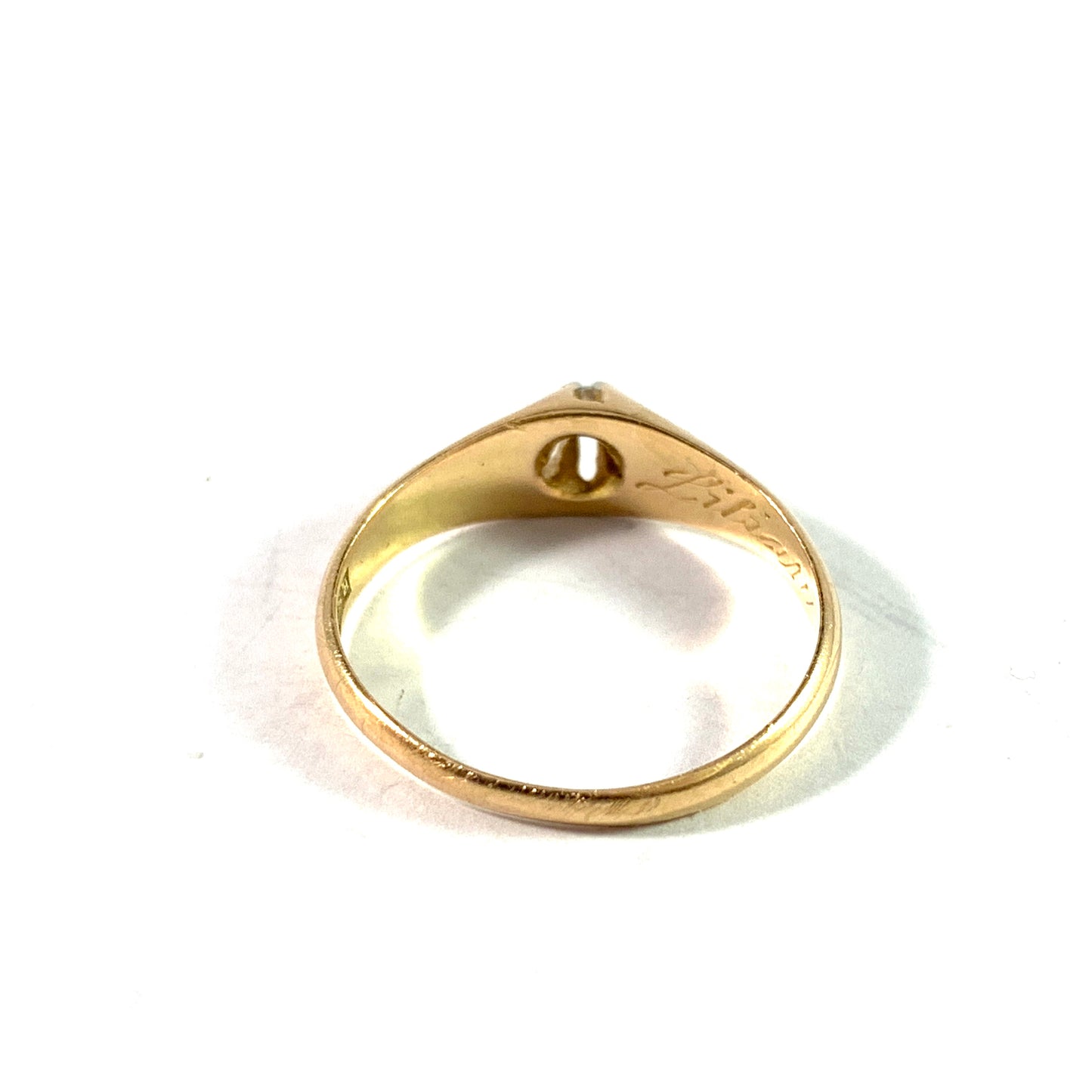 Svedbom, Sweden year 1954. Vintage 18k Gold Diamond Ring.