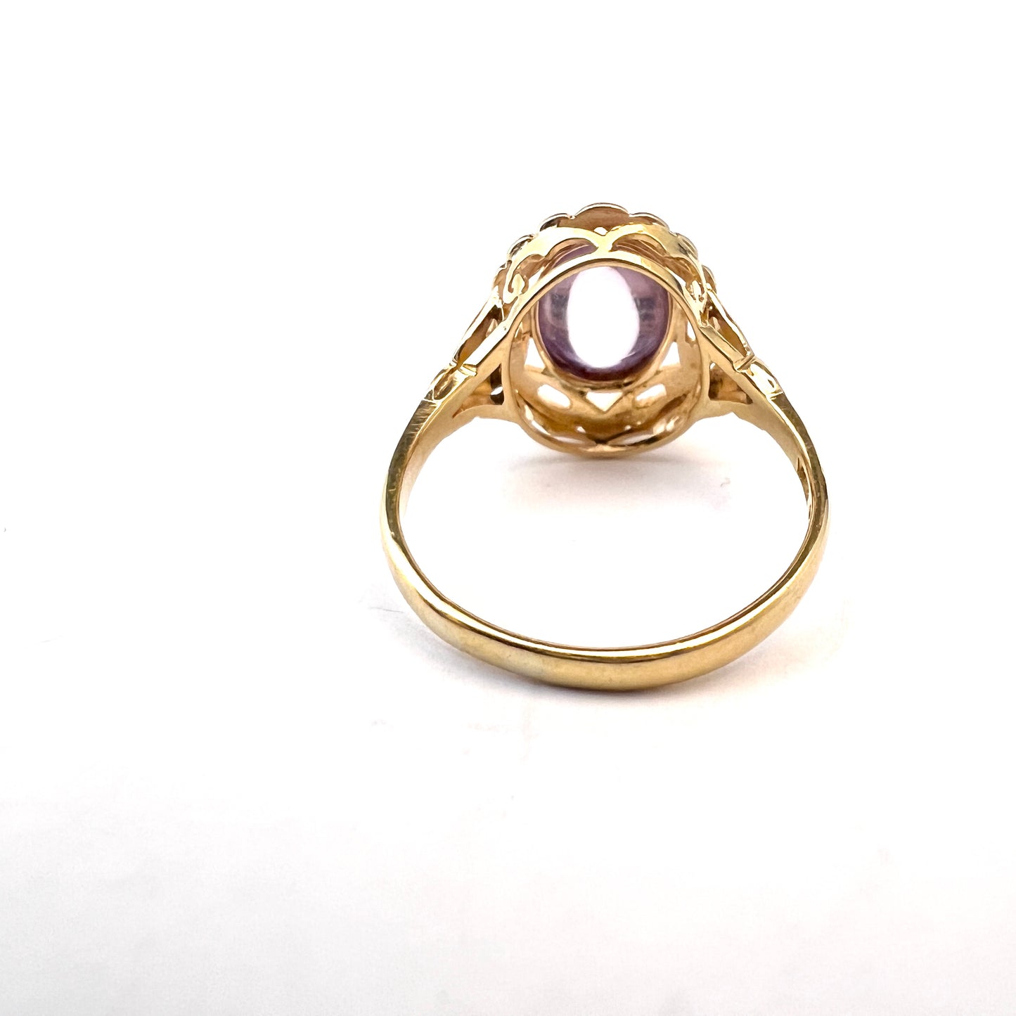 Ahlberg & Berghman, Sweden 1951. Vintage 18k Gold Pale Amethyst Ring.