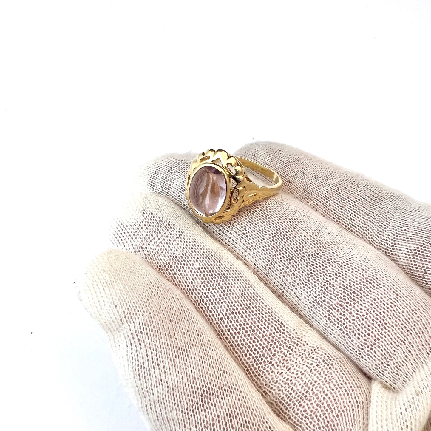 Ahlberg & Berghman, Sweden 1951. Vintage 18k Gold Pale Amethyst Ring.